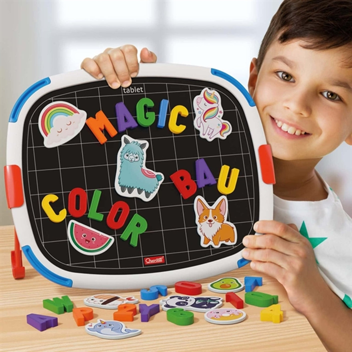 Quercetti Magnetic board with Letters