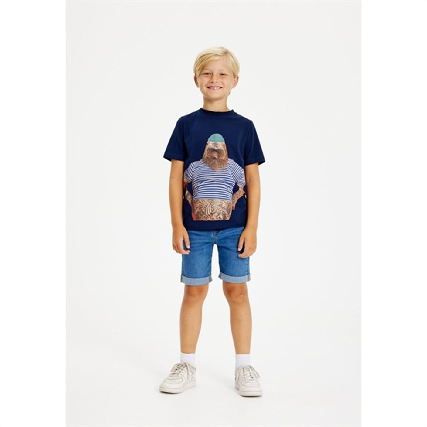 THE NEW Navy Blazer Gavin T-shirt