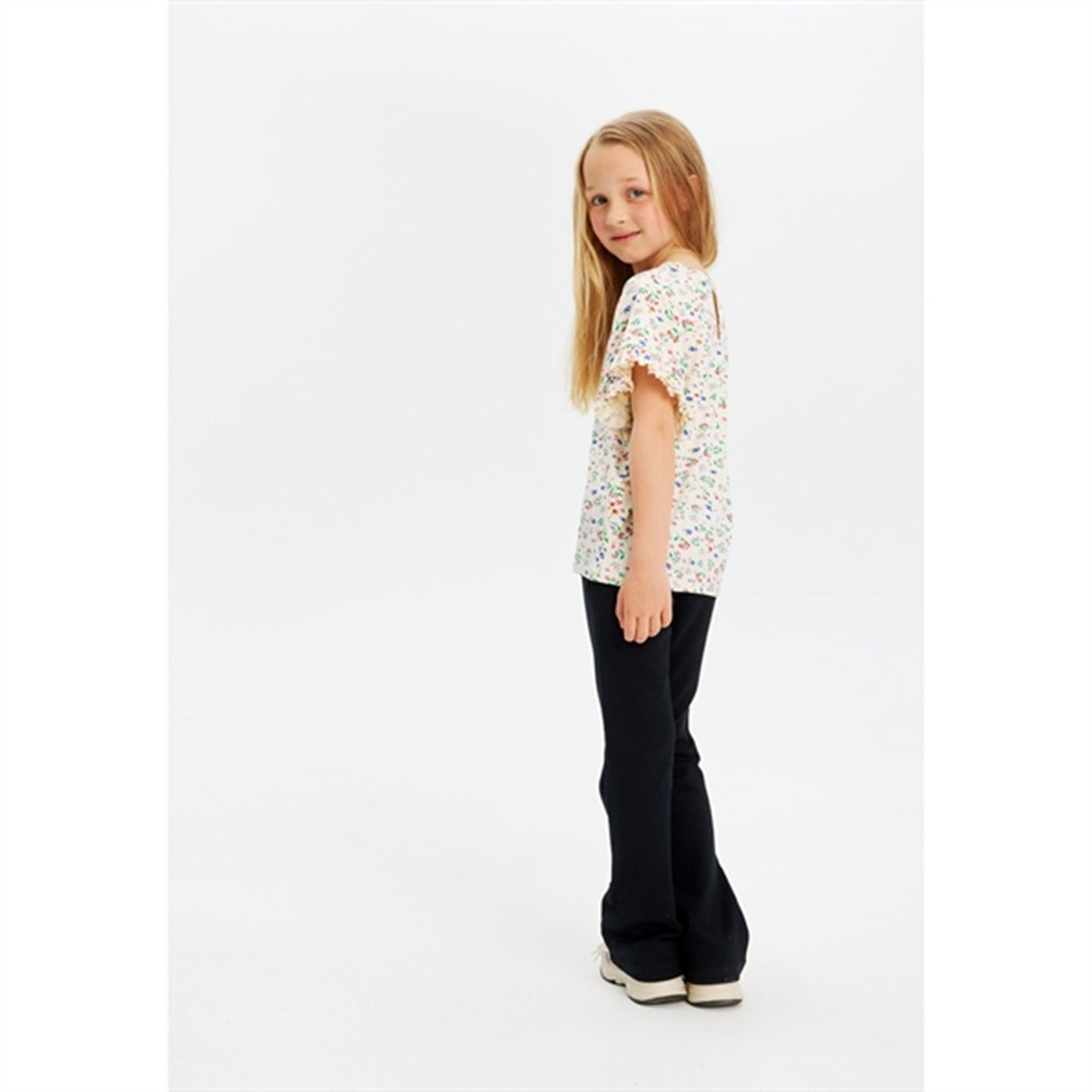 The New White Swan Julia T-Shirt