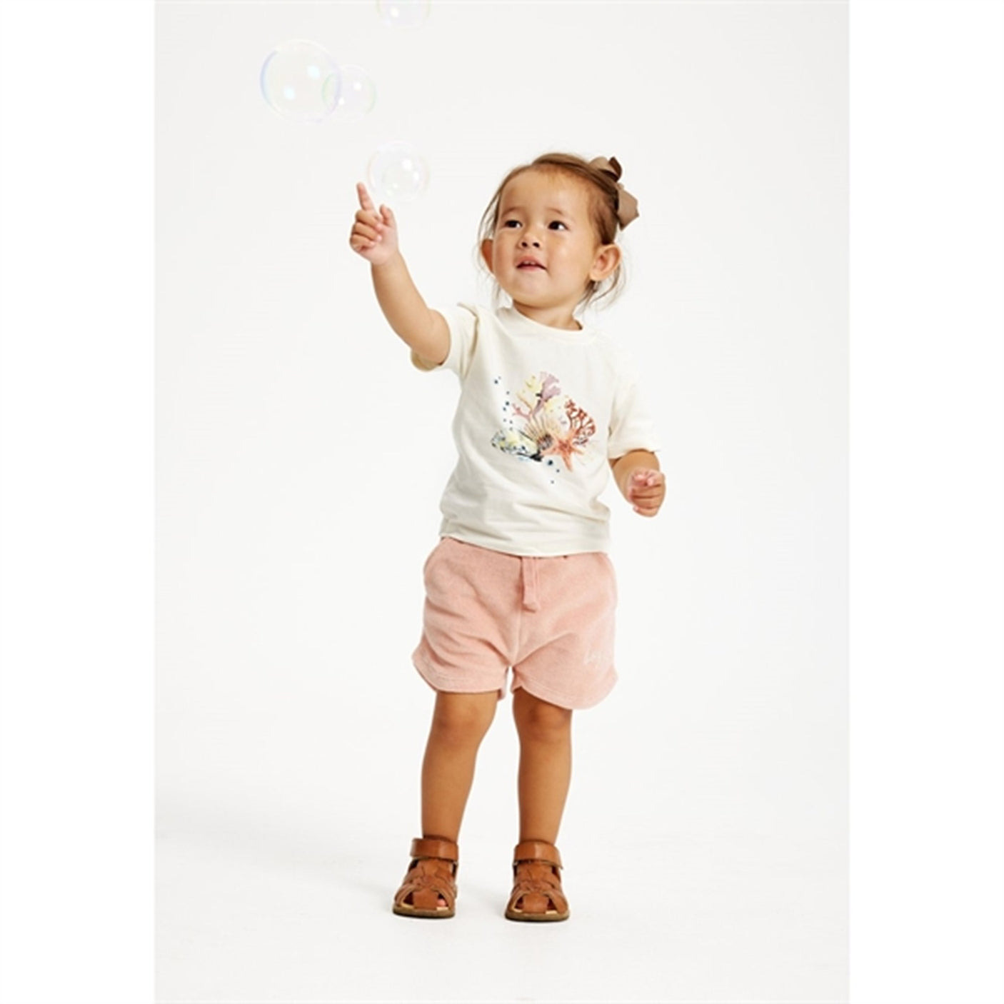THE NEW Siblings White Swan Goral T-shirt