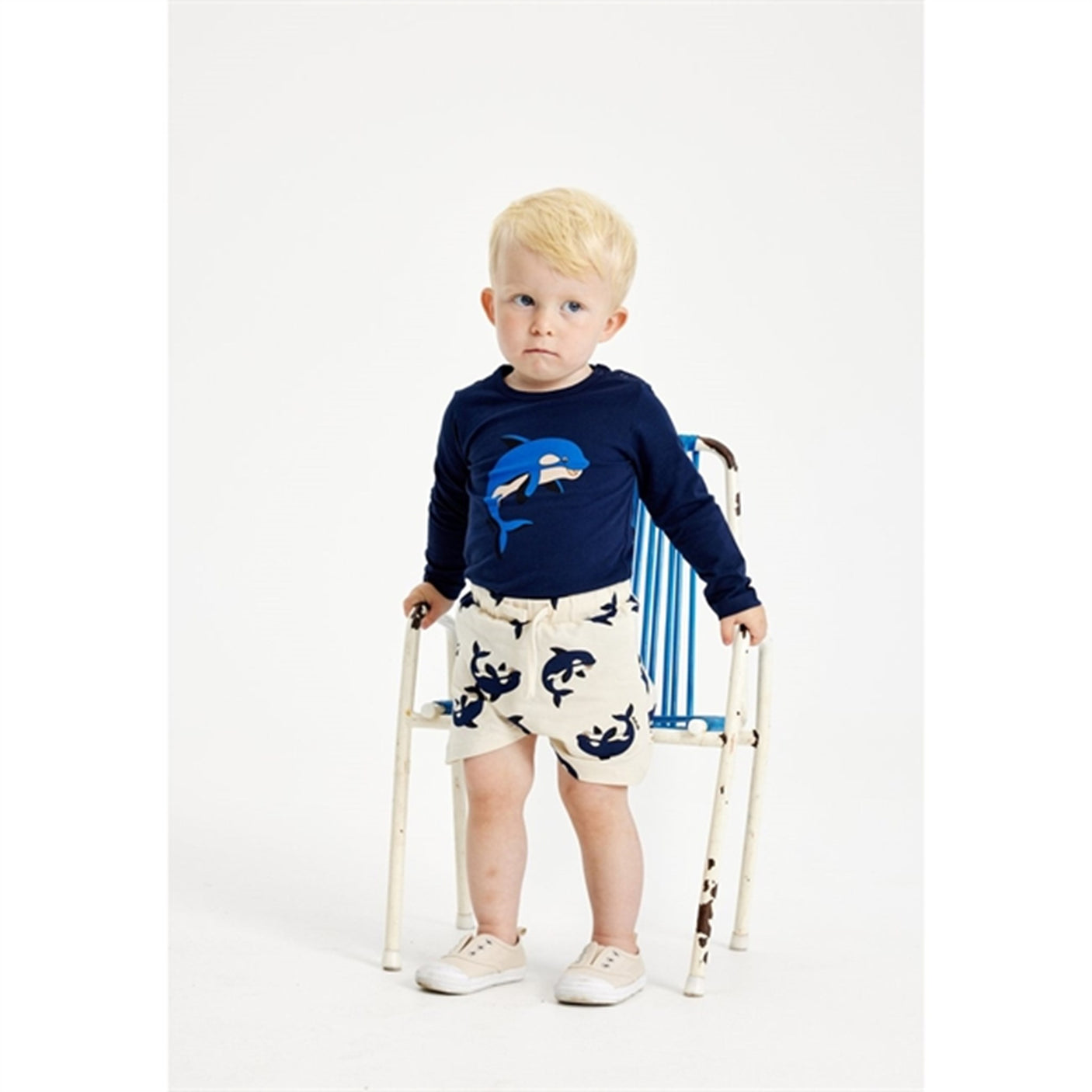 THE NEW Siblings White Swan Graj Shorts