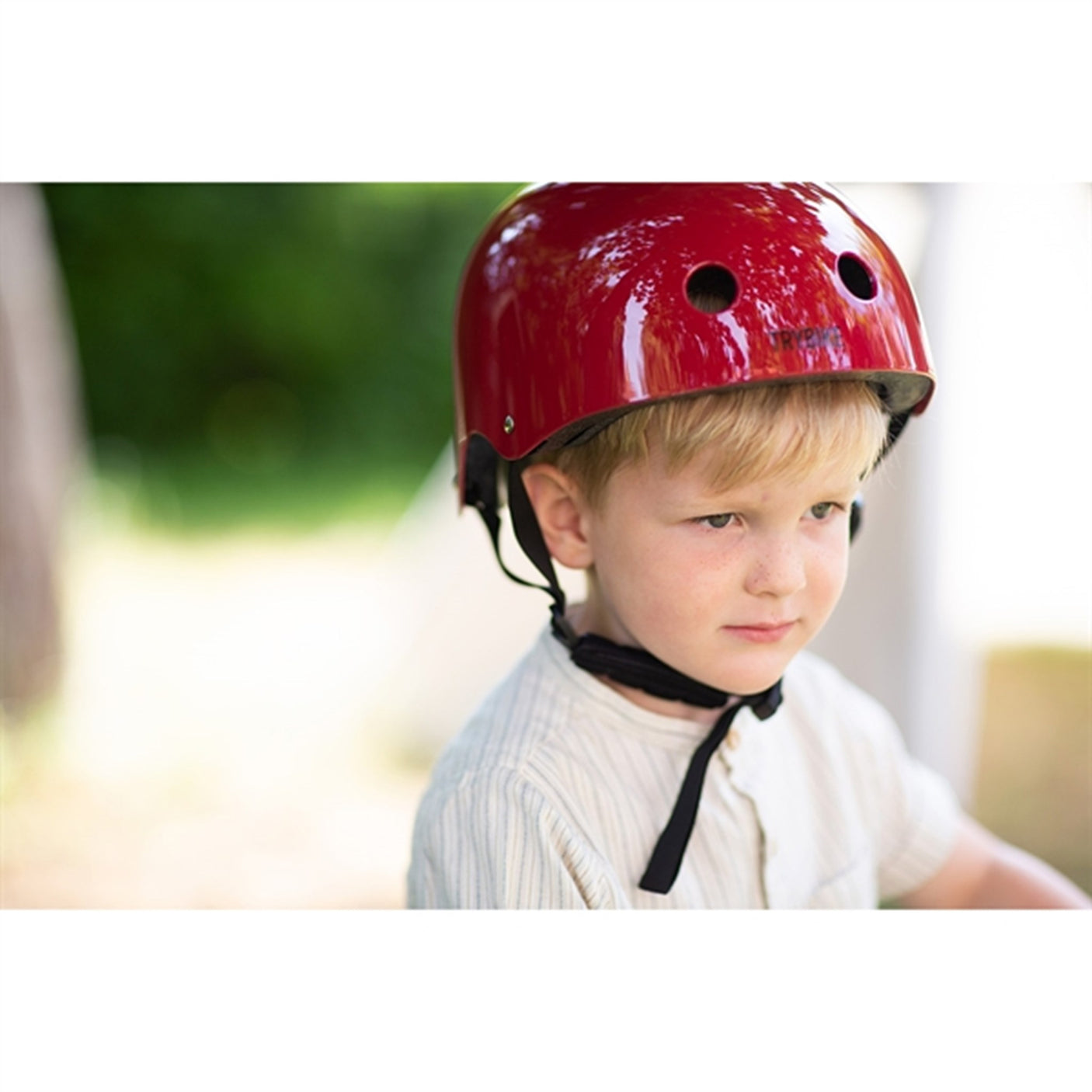 Trybike CoConut Ruby Red Helmet Retro Look