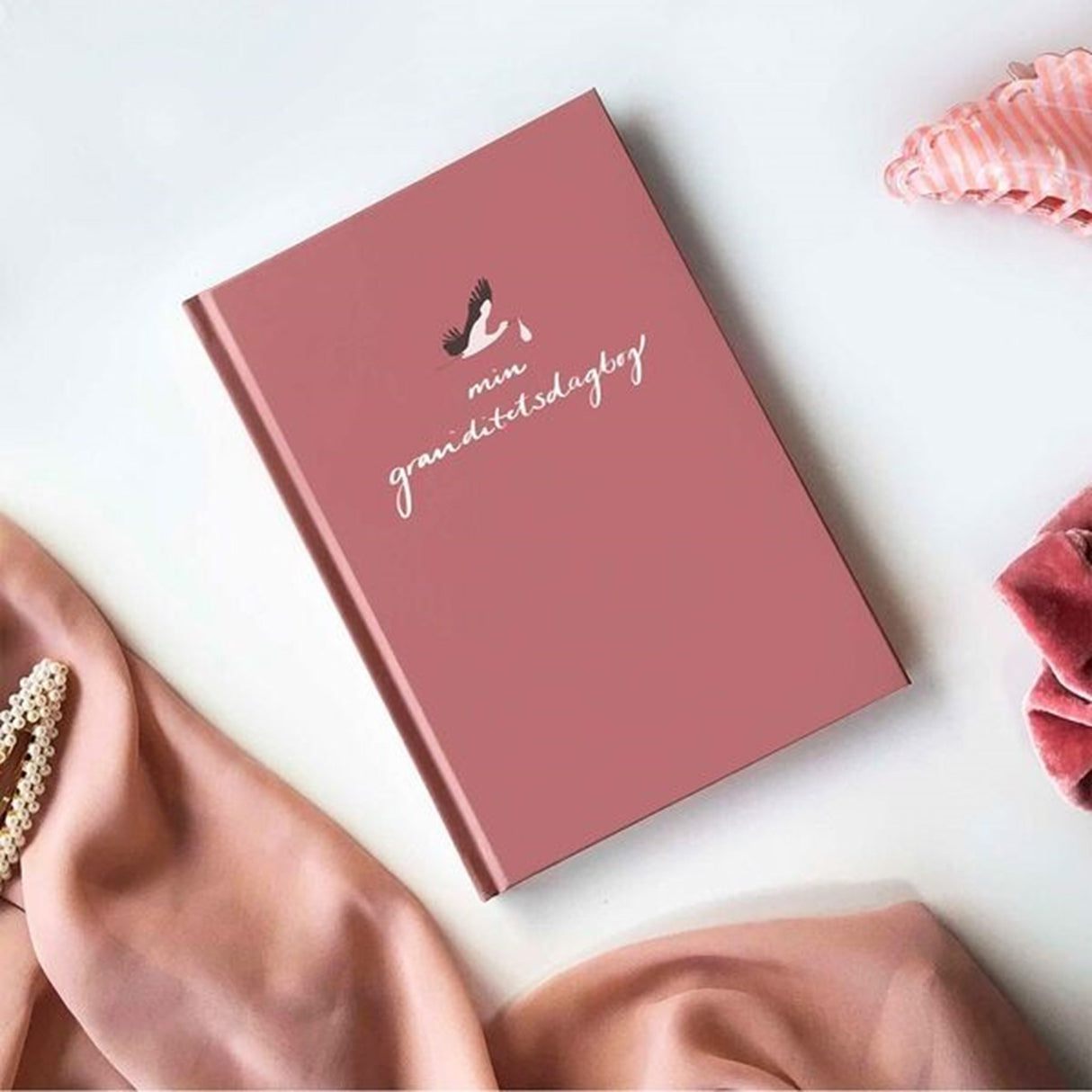 WITHWHITE Graviditetsdagbog Danish