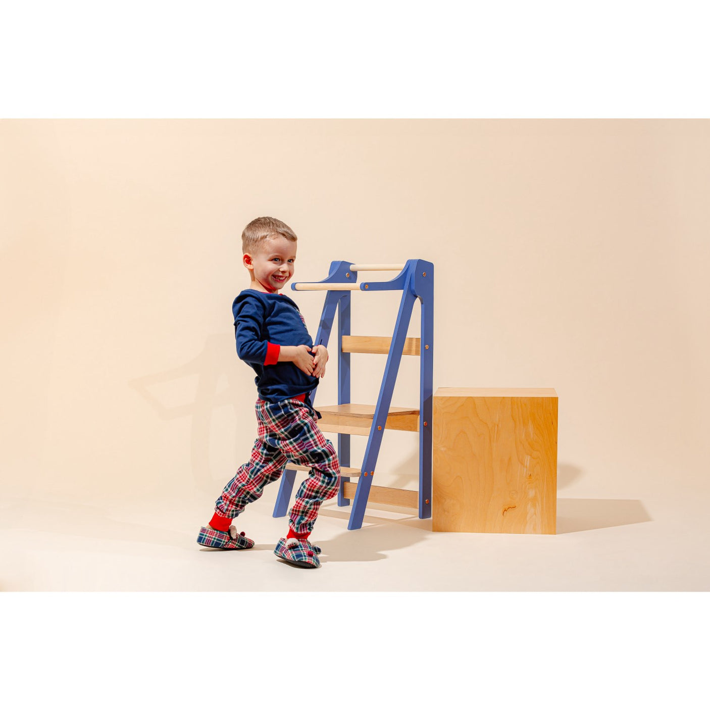 Duck Woodworks Transformable Kitchen Tower Blue