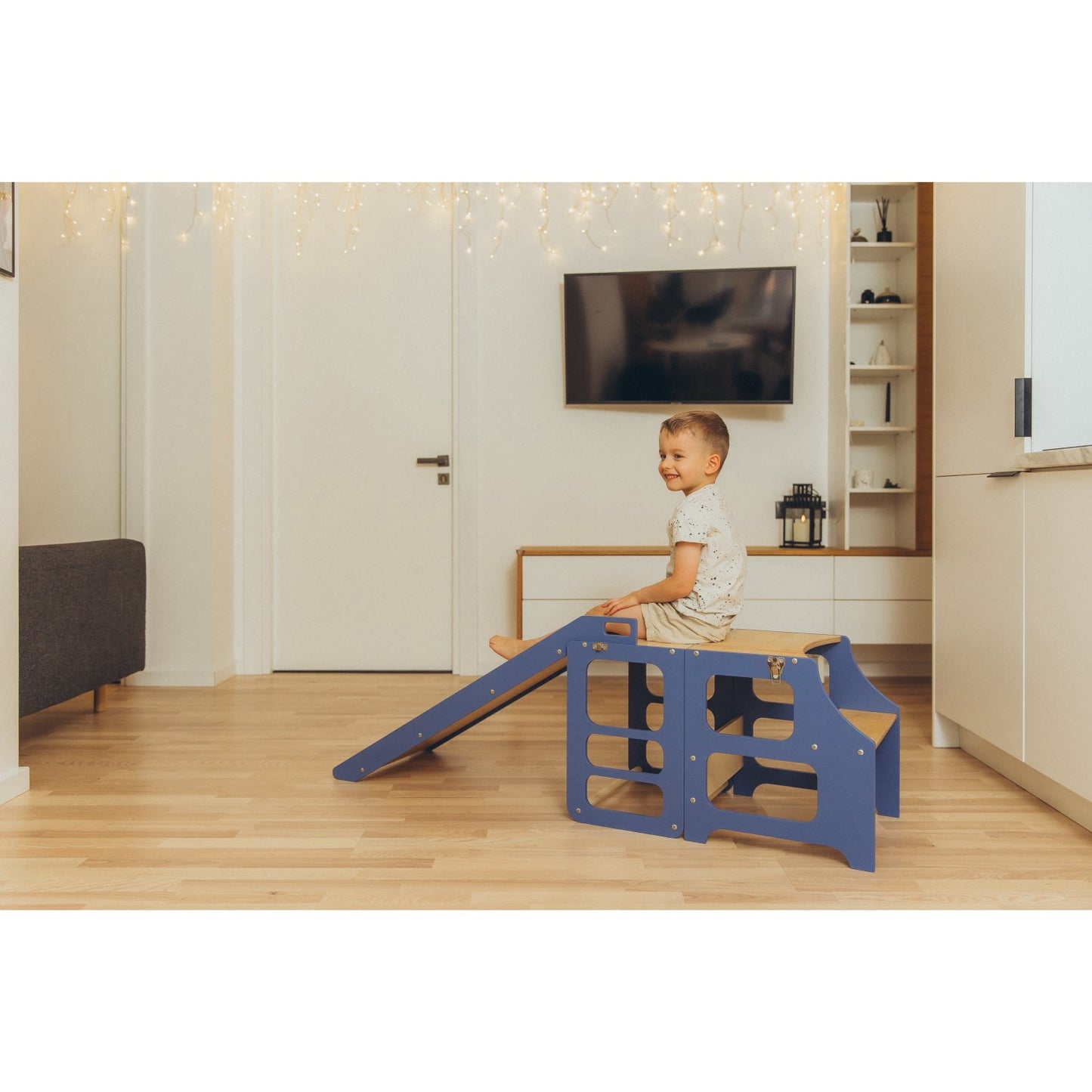 Duck Woodworks Foldable Kitchen Tower w. Slide Blue