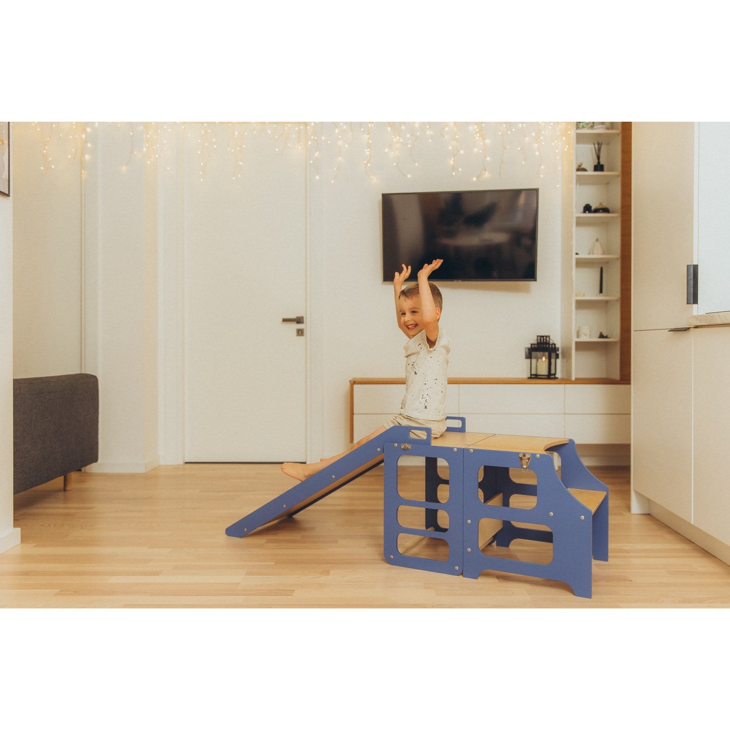 Duck Woodworks Foldable Kitchen Tower w. Slide Blue