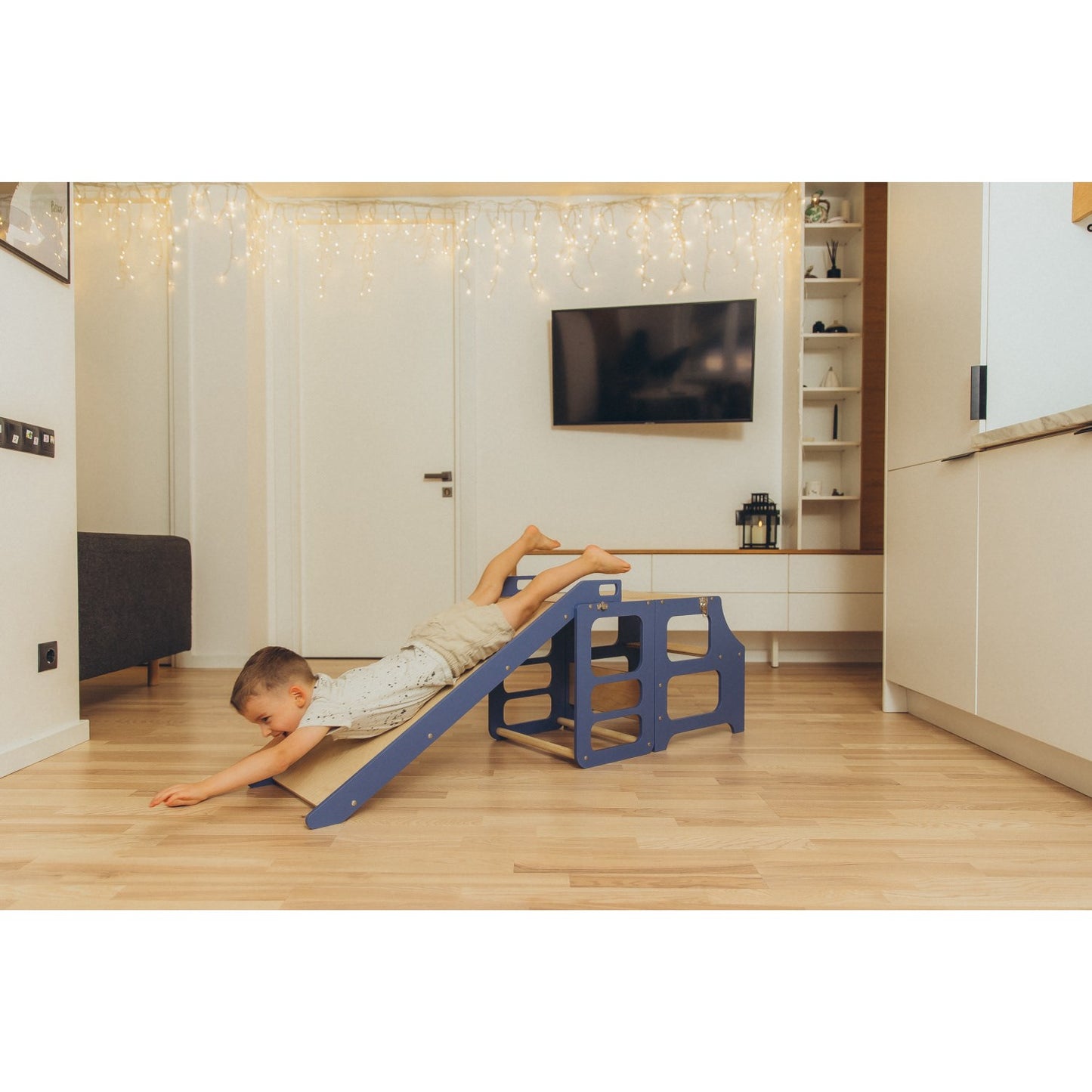 Duck Woodworks Foldable Kitchen Tower w. Slide Blue