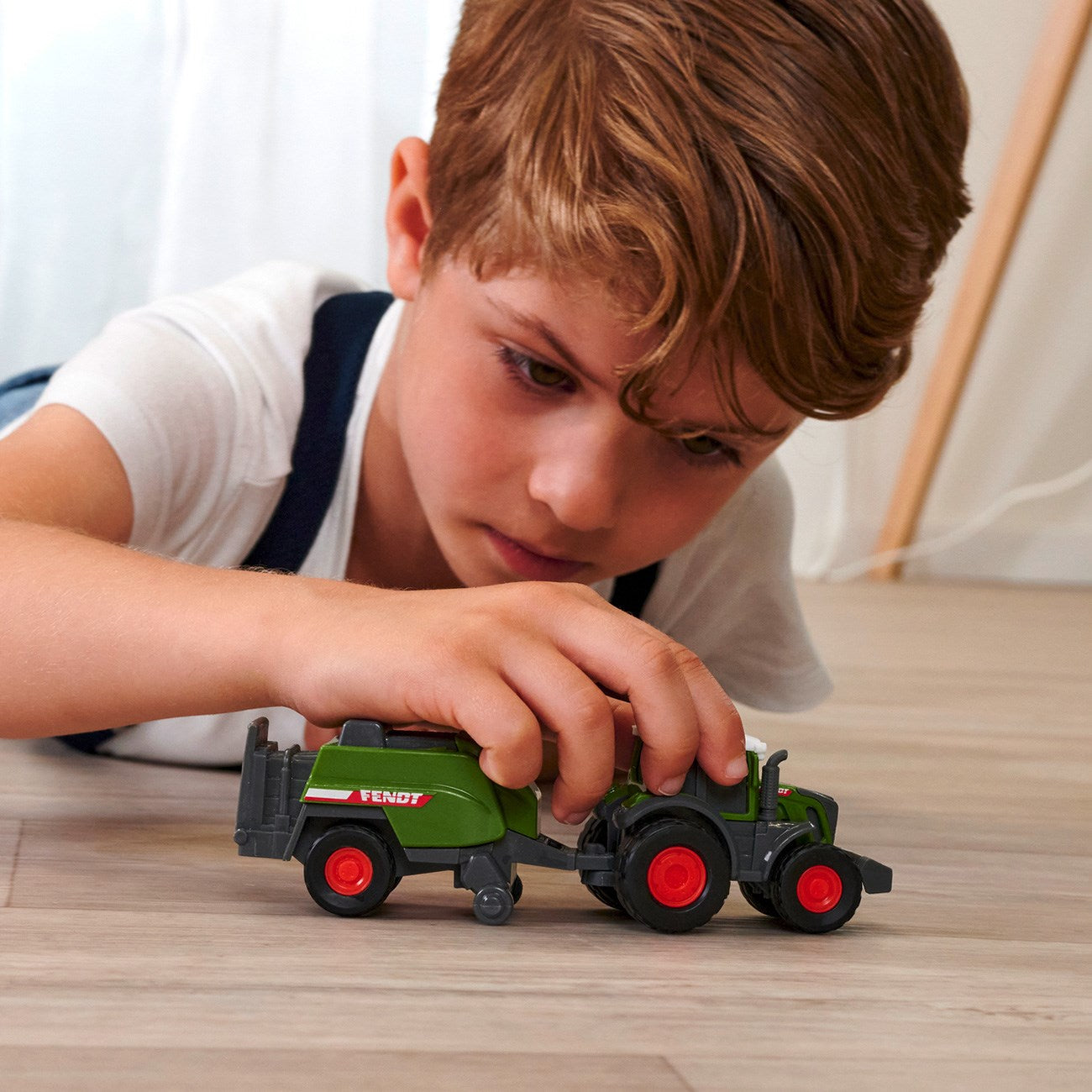 Dickie Toys Fendt tractor set with trailer