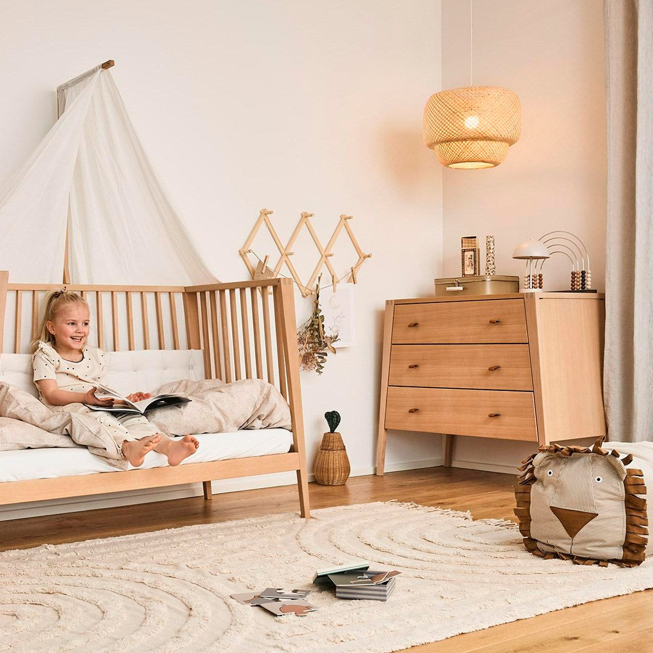 Leander Linea™ Chest of Drawers Oak