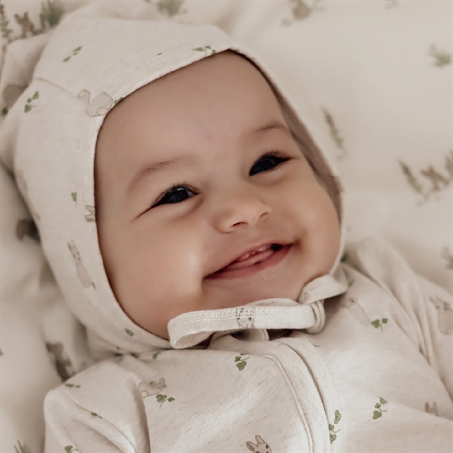 That's Mine Clovers and Bunnies Milan Helmet