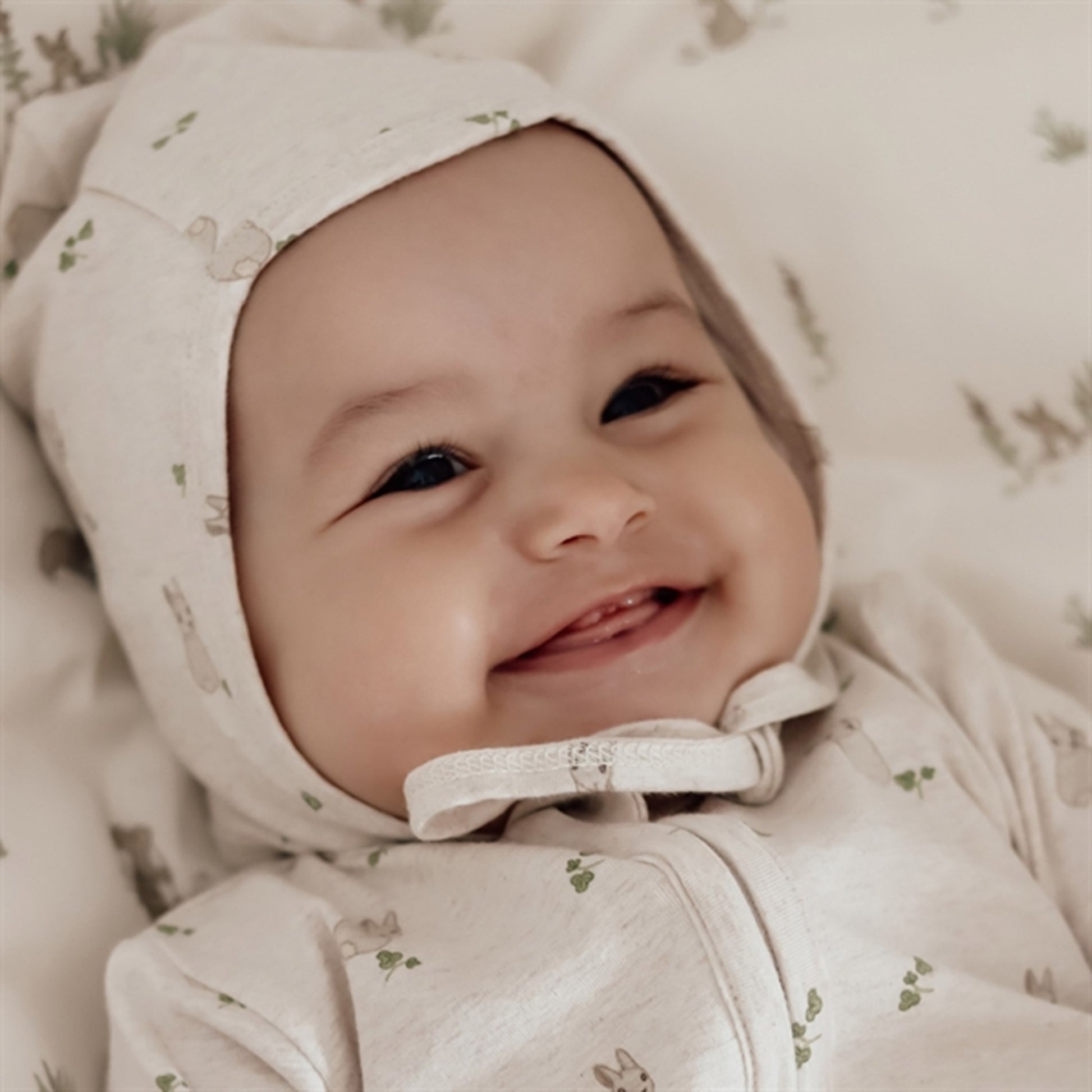 That's Mine Clovers and Bunnies Milan Helmet