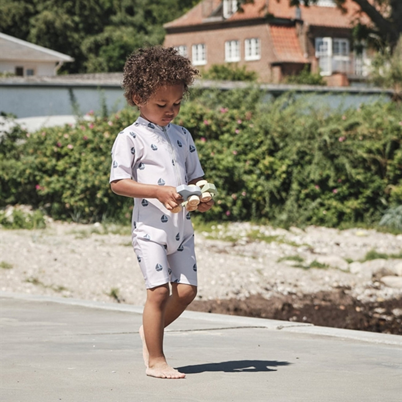 Petit Crabe Sand Boat Natsu Onesie with Zipper