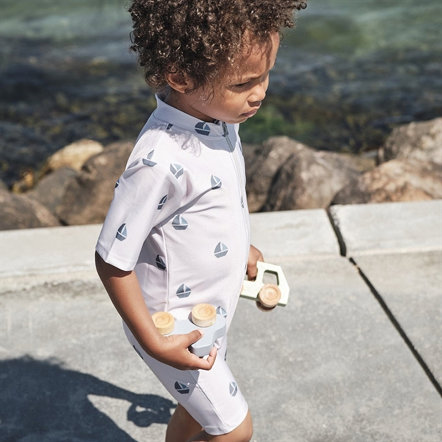 Petit Crabe Sand Boat Natsu Onesie with Zipper