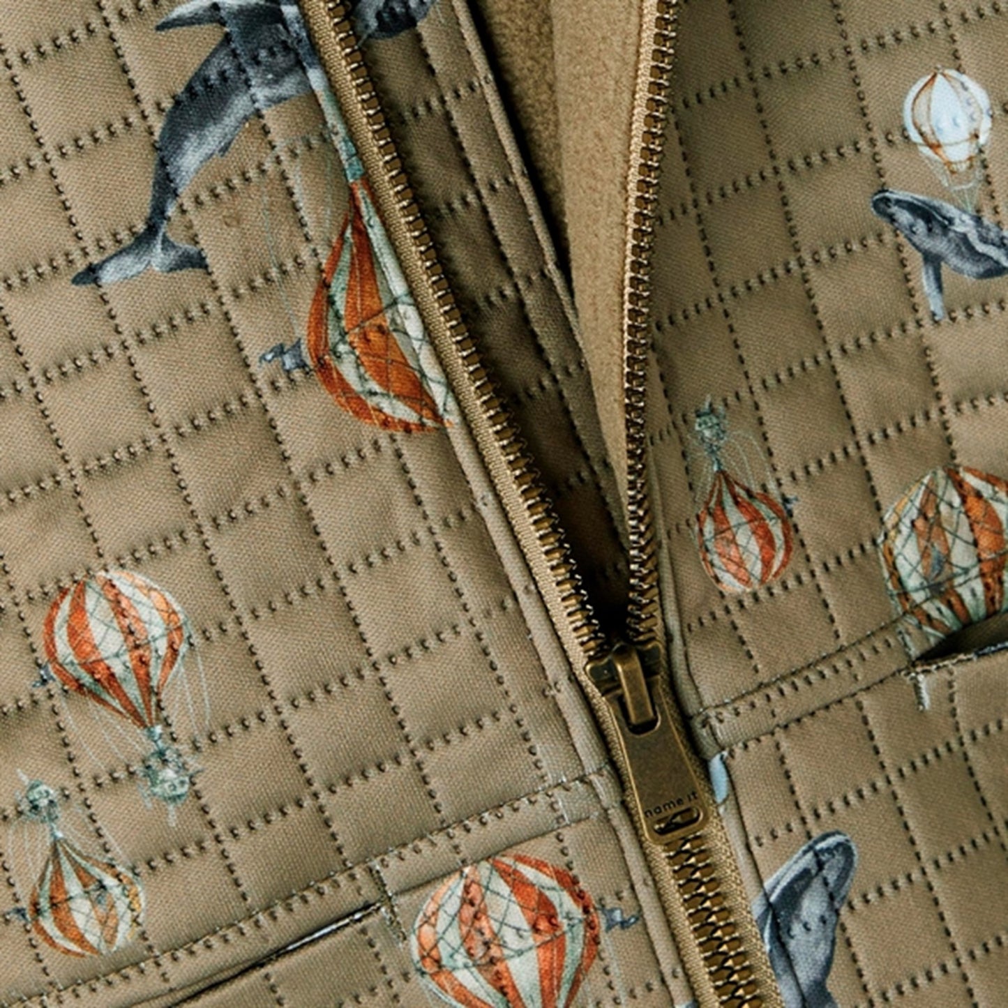 Name it Weathered Teak Moon Quilted Set Air Ballon