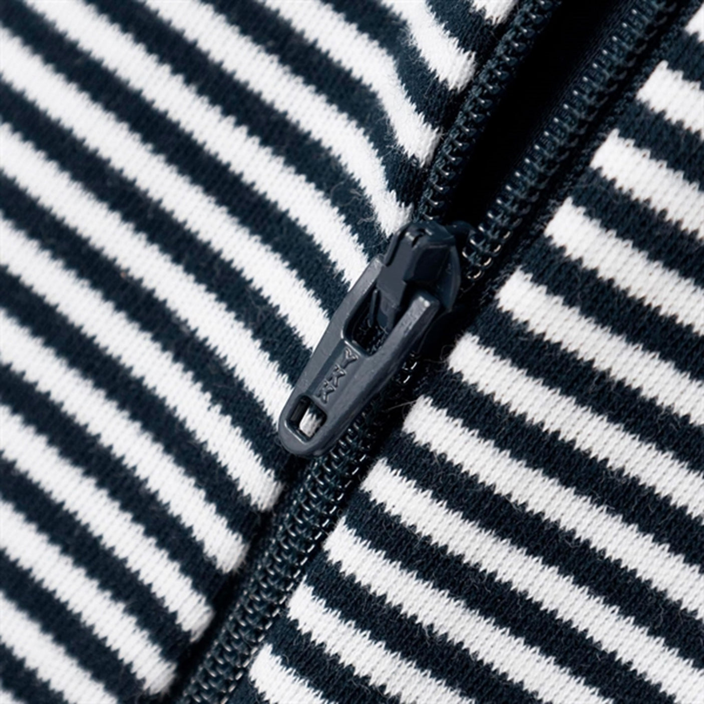 Name it Dark Sapphire Core Nightsuit with Zipper Noos