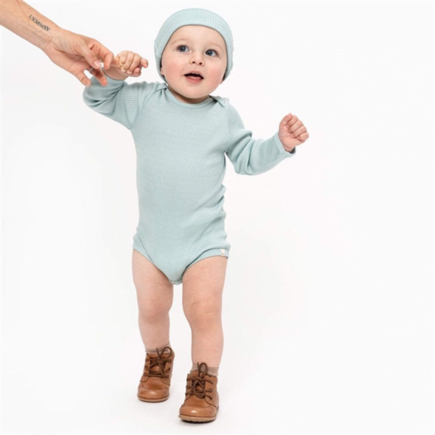 Minimalisma Bono Body Waterfall