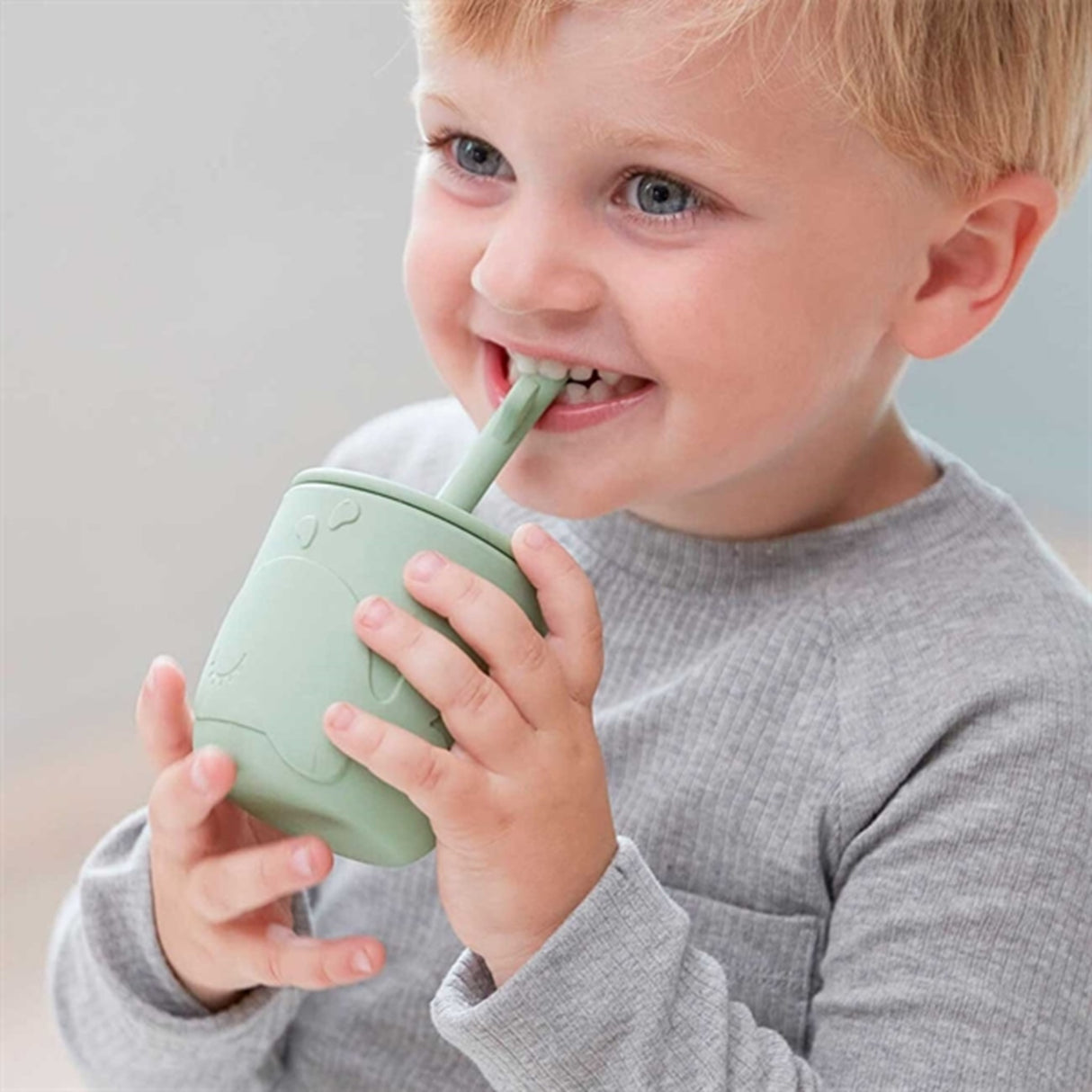 Done by Deer Peekaboo Straw Cup 2-pack Wally Green