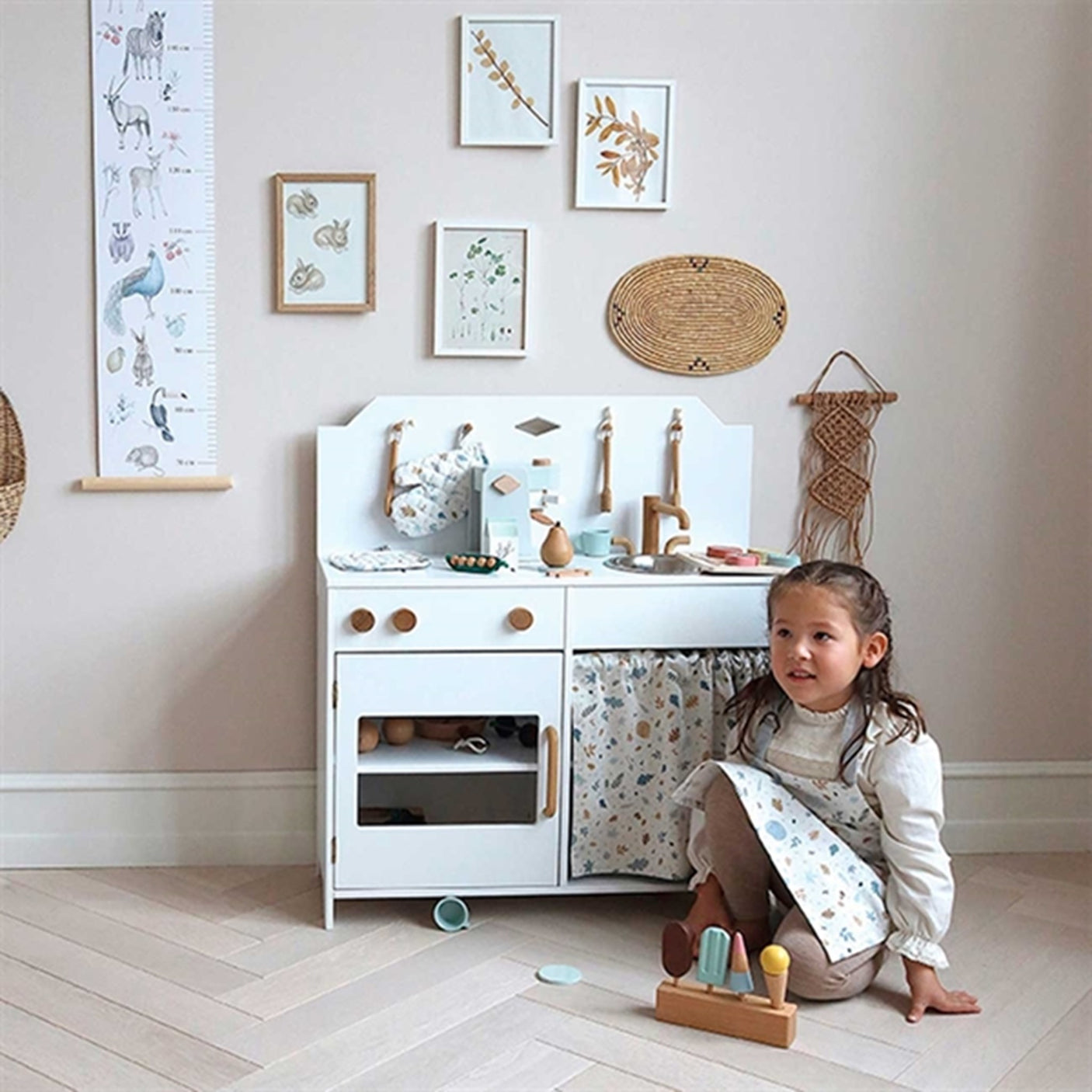 Cam Cam Copenhagen Play Kitchen White/Pressed Leaves Rose 2