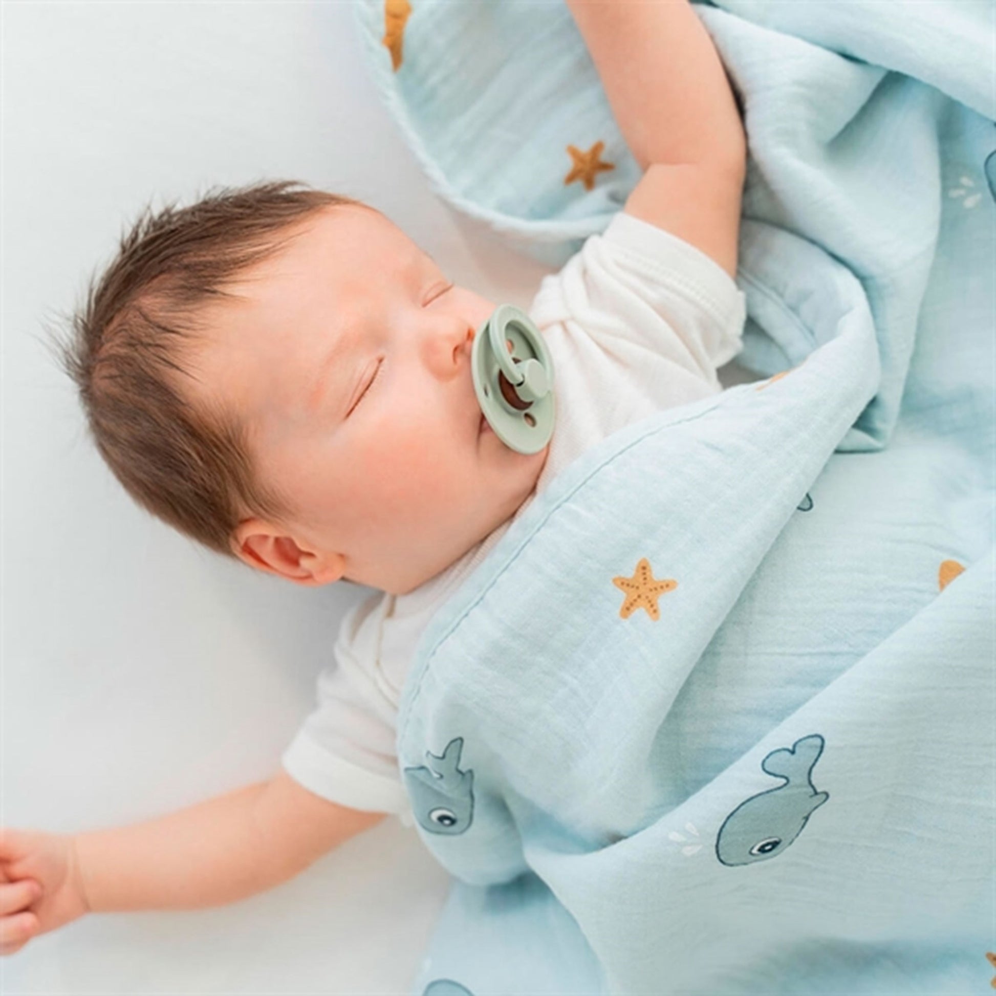 Done by Deer Waffle Blanket GOTS Wally Blue