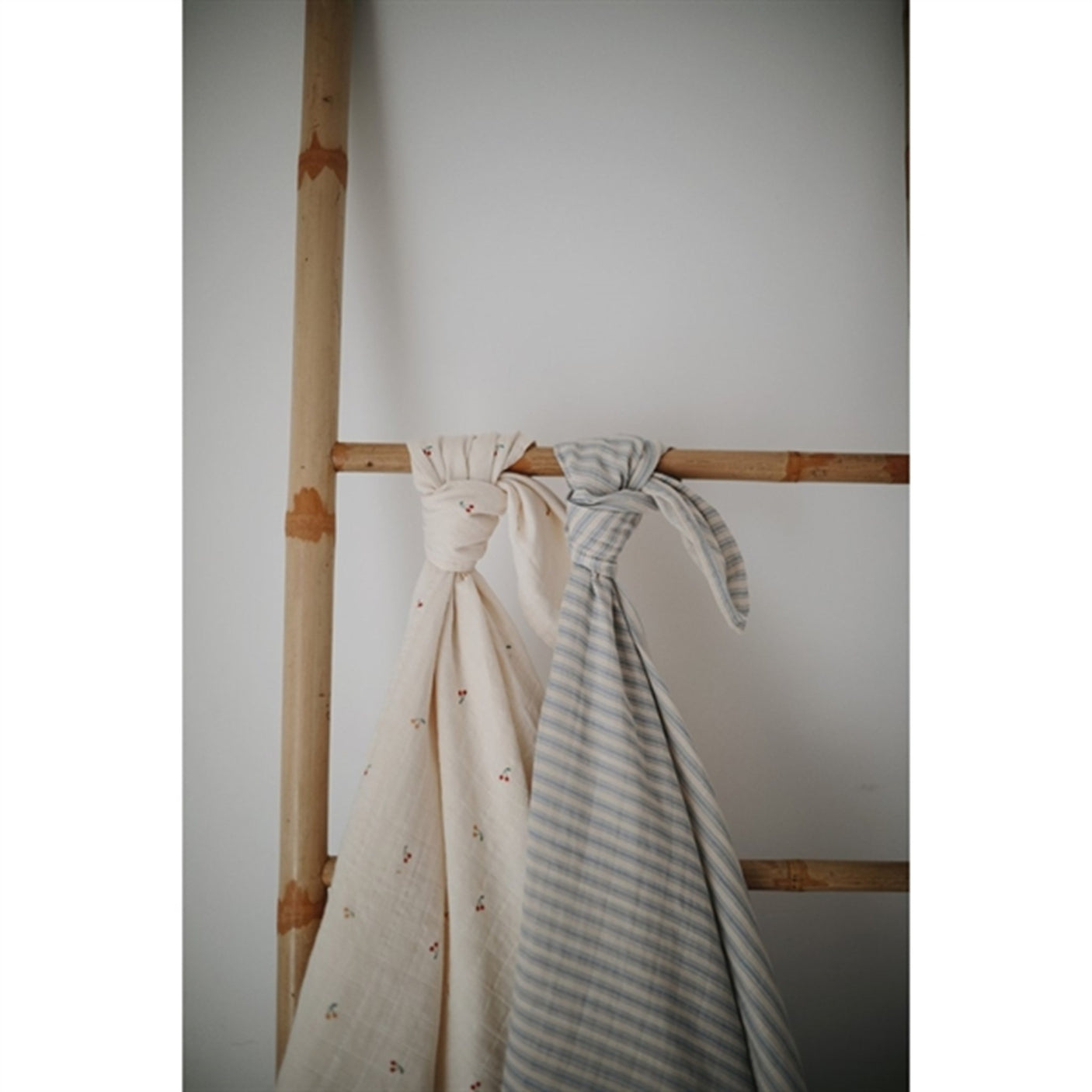 Mushie Swaddle Sage Stripe