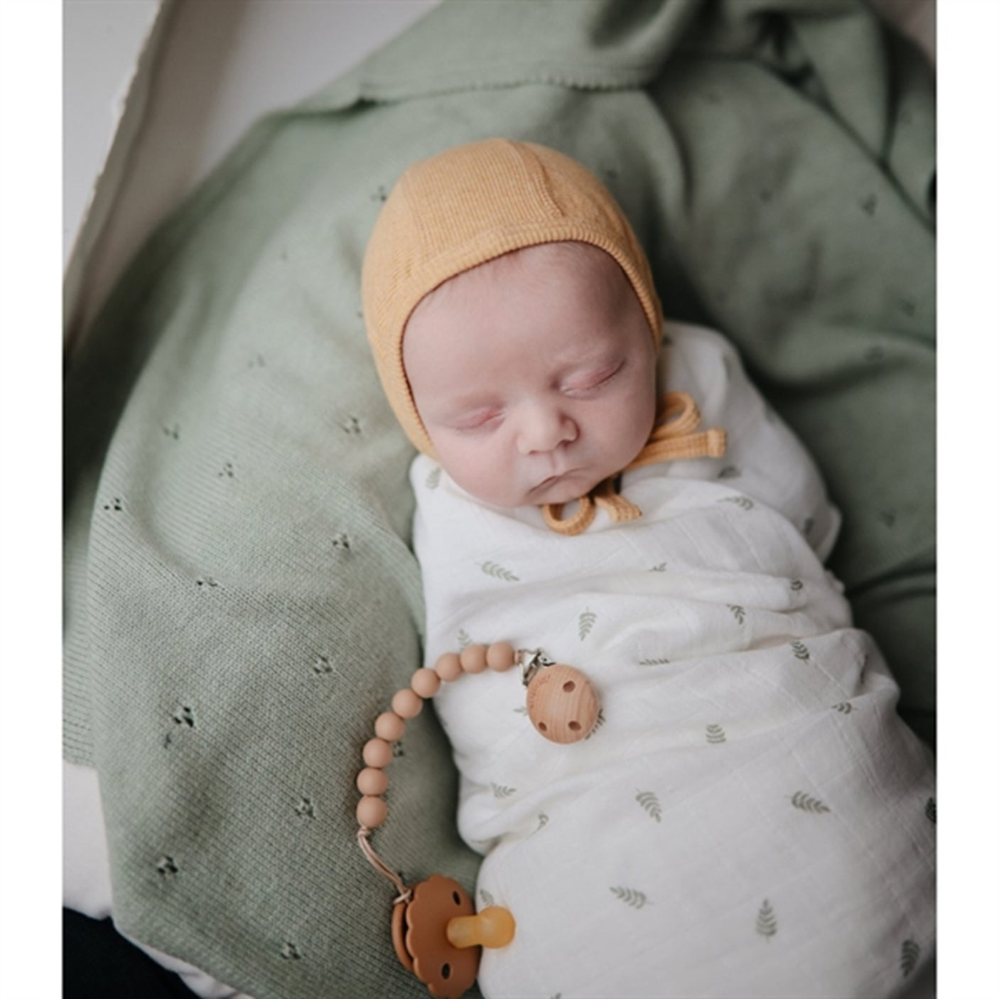 Mushie Swaddle Leaves