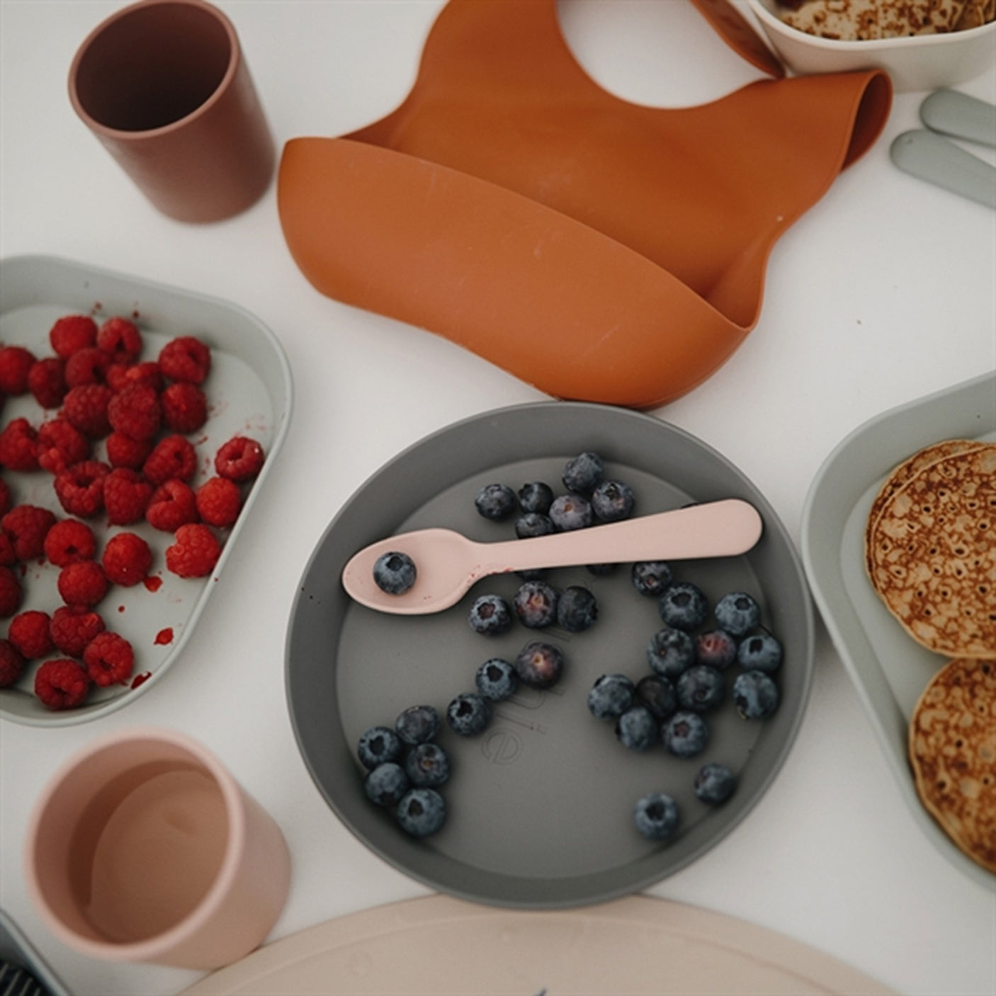 Mushie Plate Round 2-pack Smoke