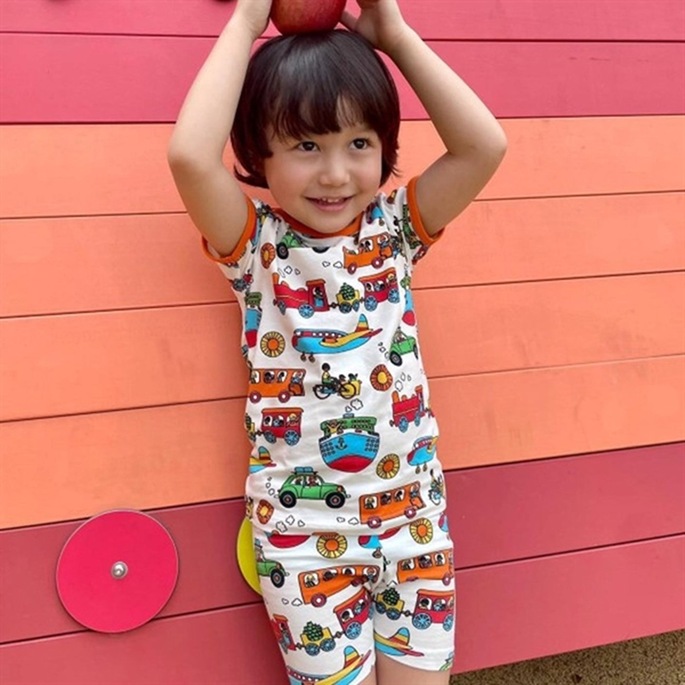 Småfolk Cream Travel T-shirt & Shorts Set