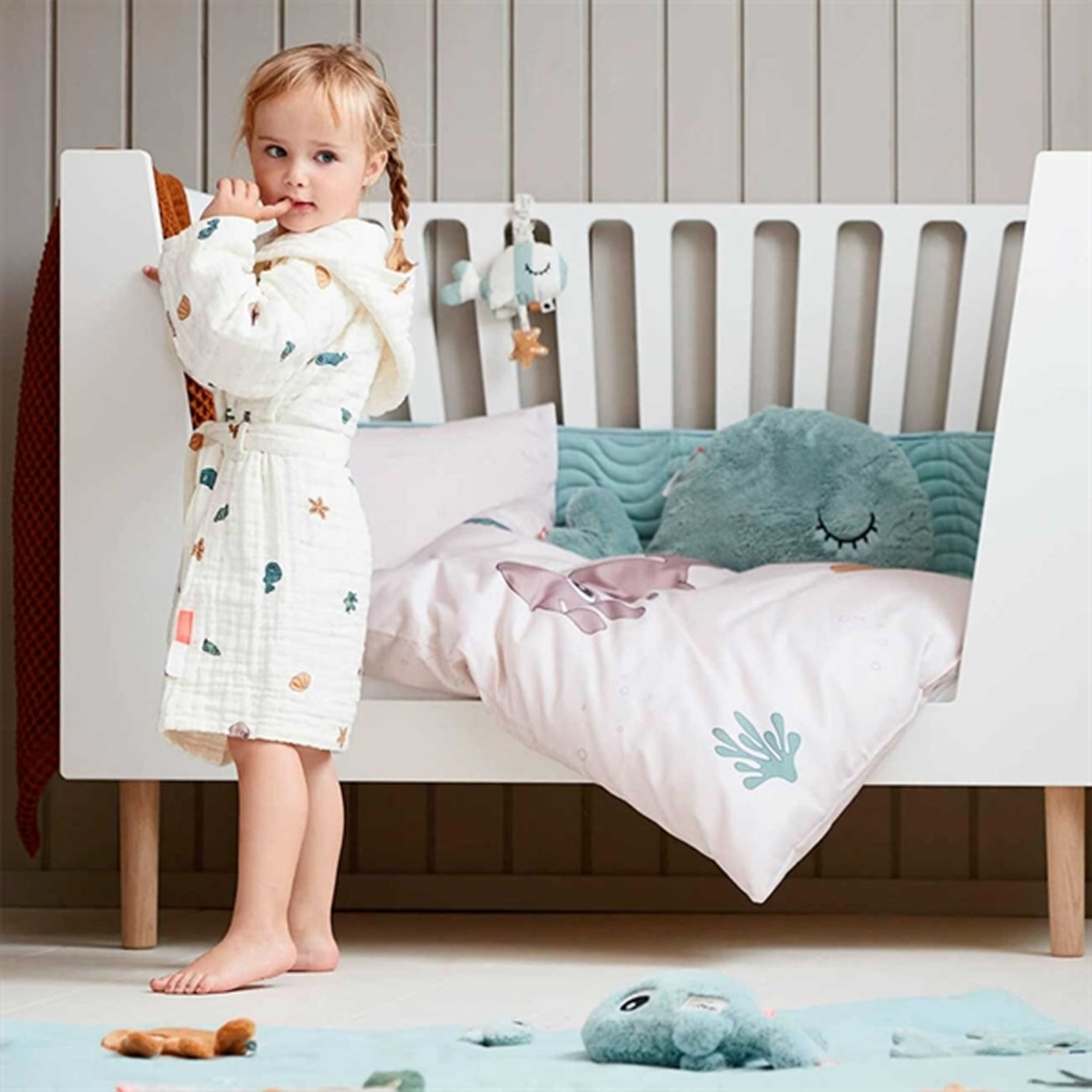 Done by Deer Quilted Bed Bumper W/Strings Waves Blue