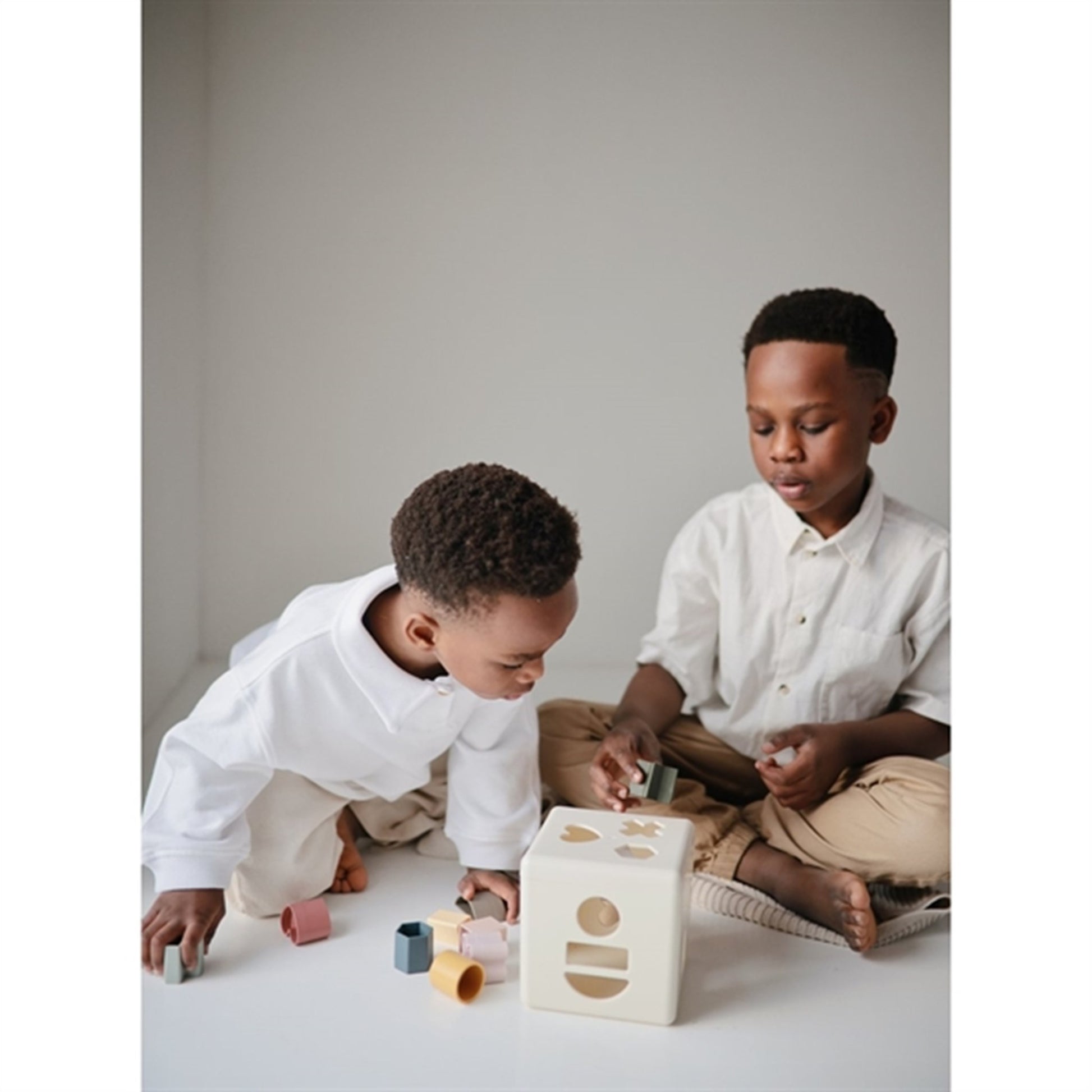 Mushie Shape Sorting Box