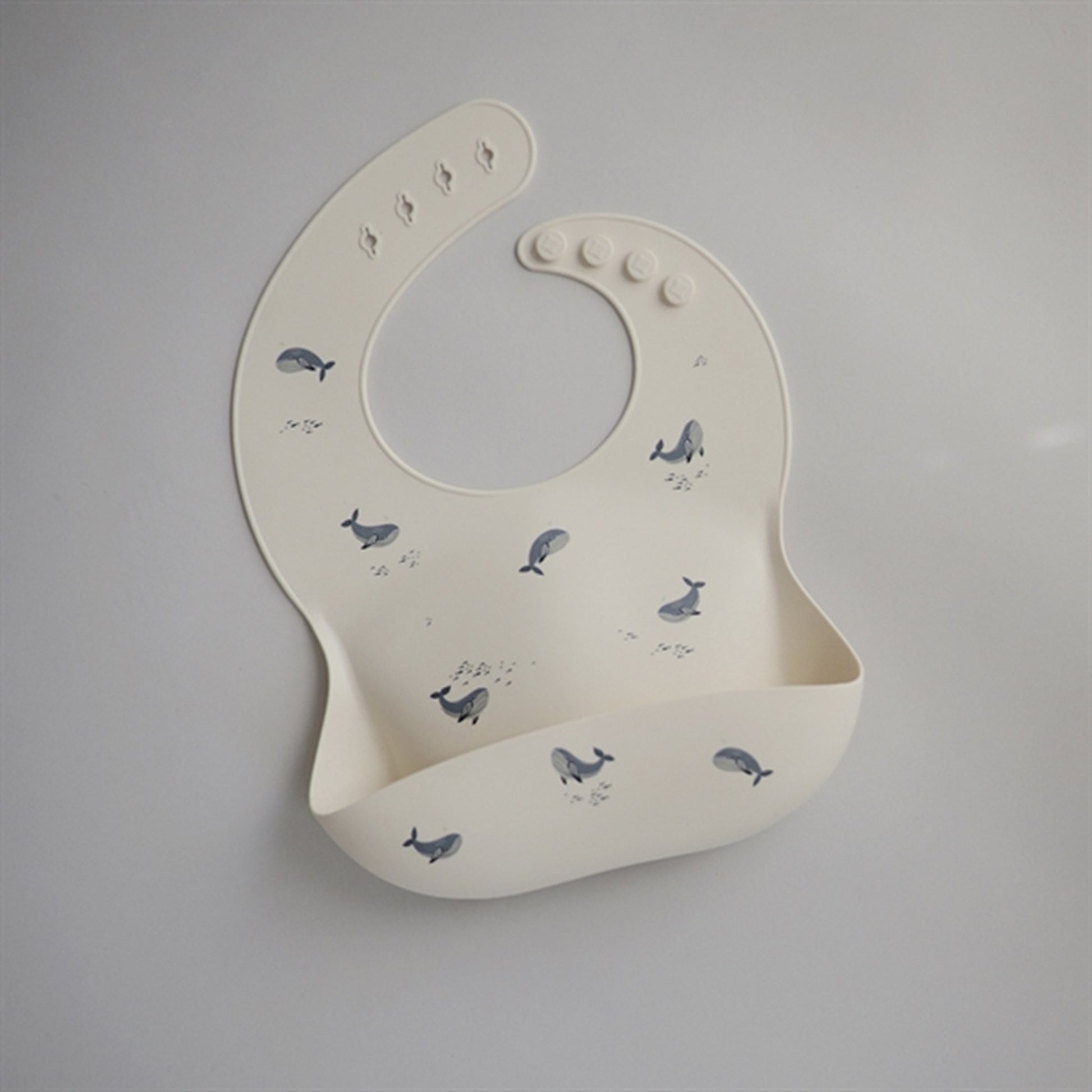 Mushie Silicone Bib Whales