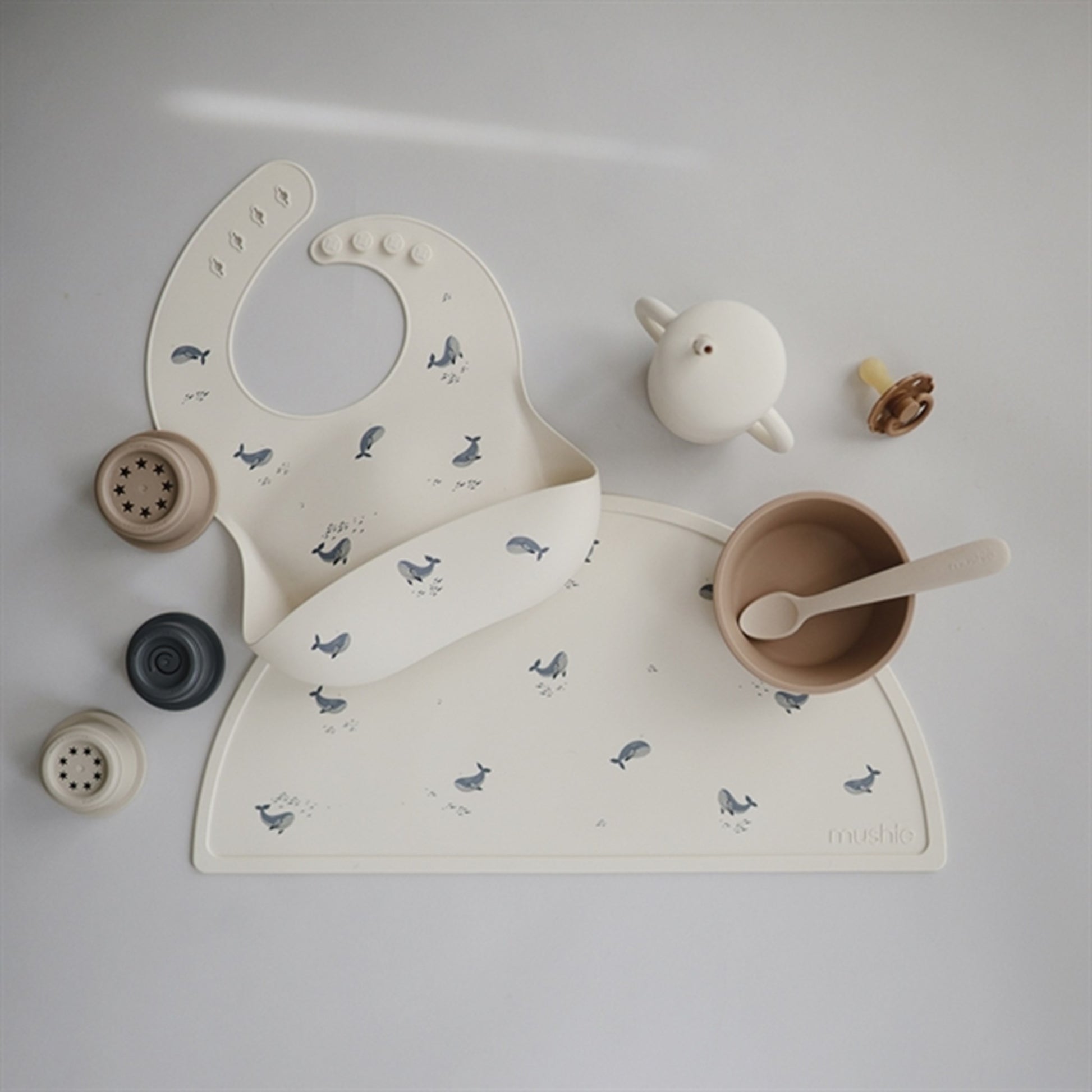 Mushie Silicone Bib Whales