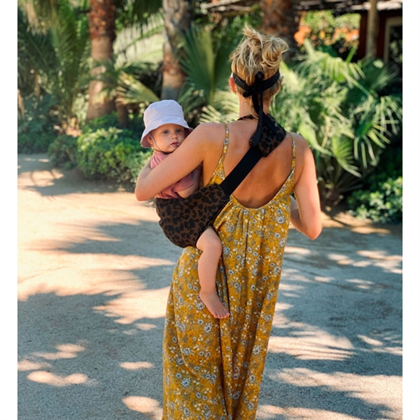 Wildride The Toddler Swing Carrier Brown Leopard