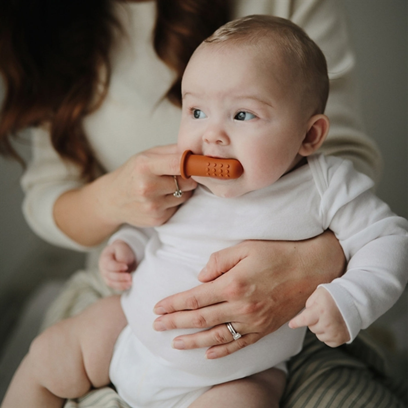Mushie Finger Toothbrush 2-pack Clay/Shifting Sand