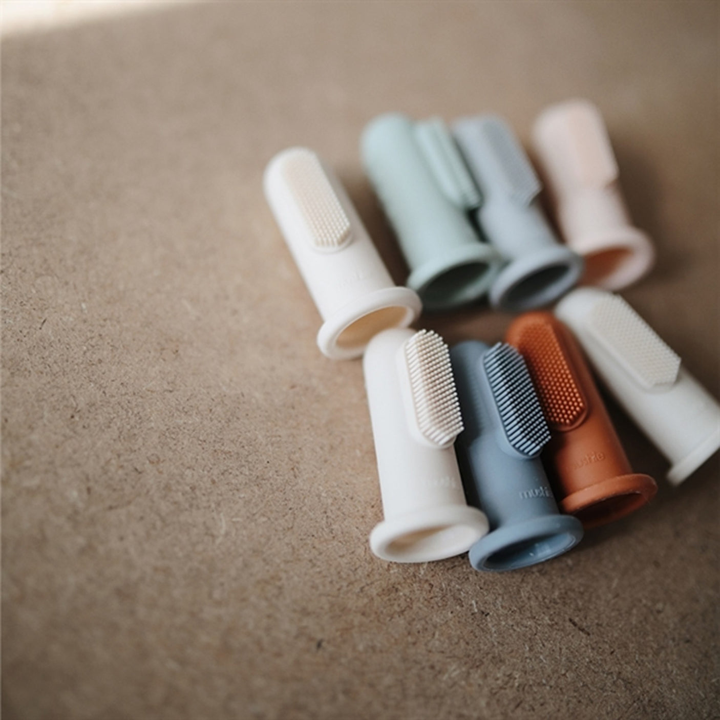 Mushie Finger Toothbrush 2-pack Stone/Tradewinds