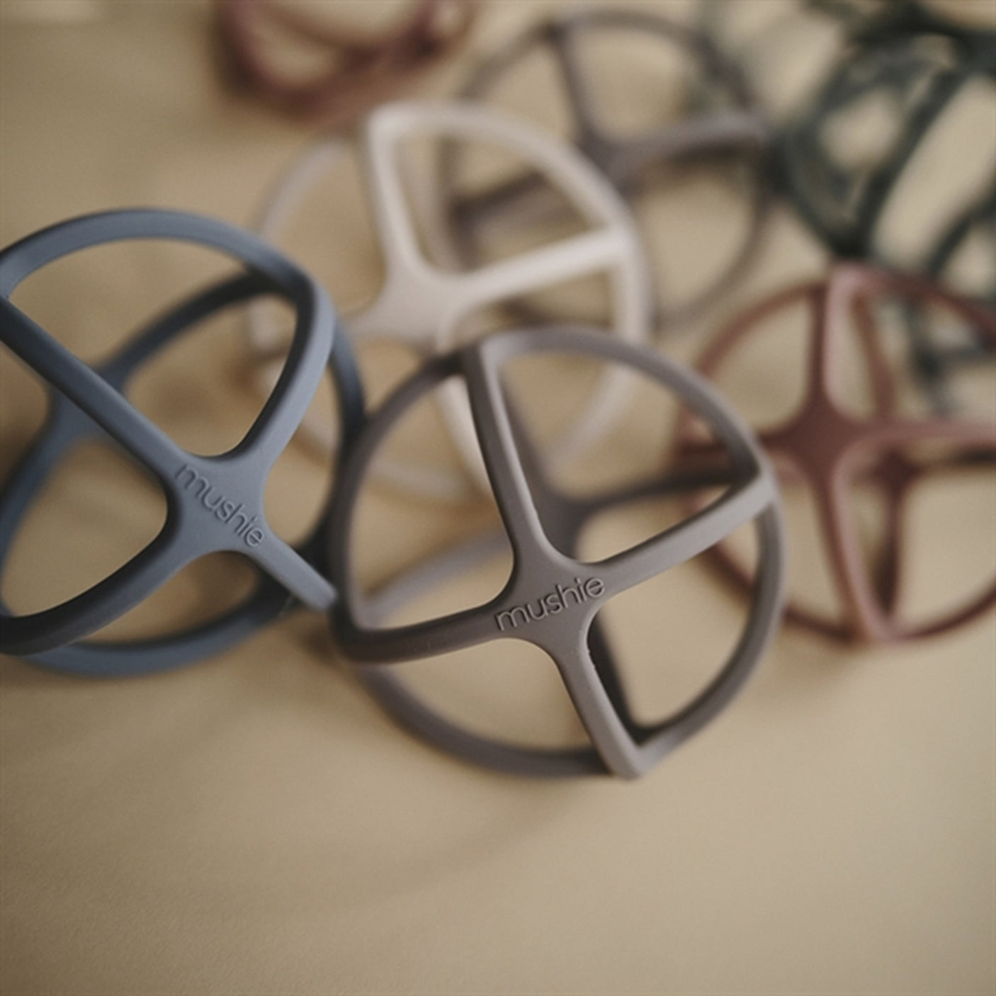 Mushie Teether Ball Dove Gray