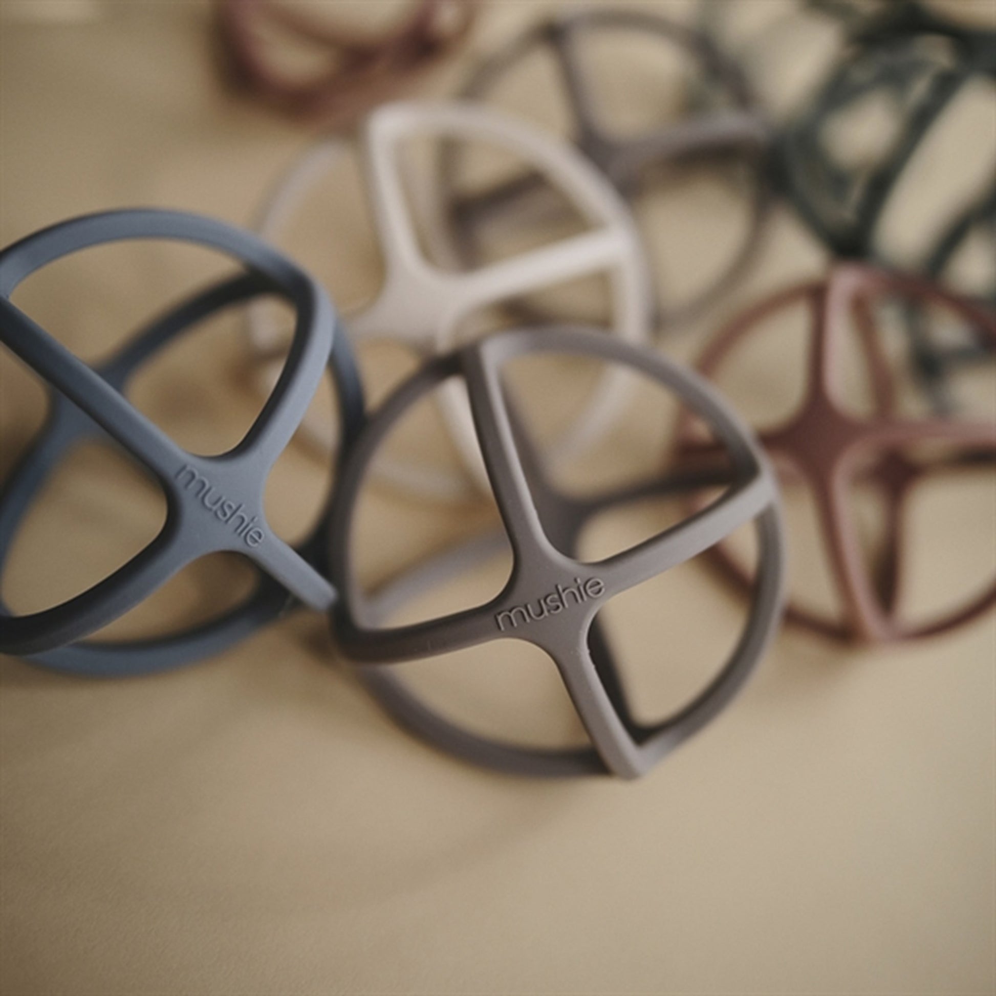 Mushie Teether Ball Dove Gray