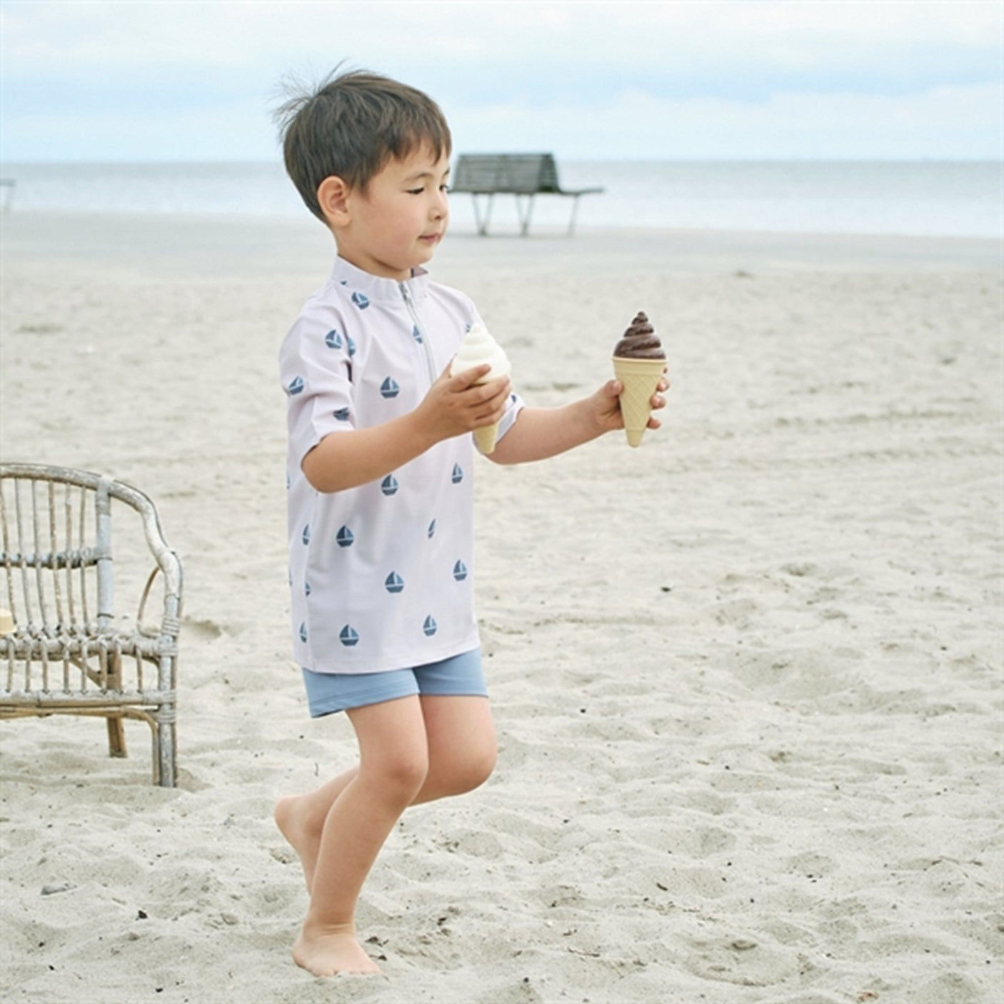 Petit Crabe Sand Boat Max Swim Shirt