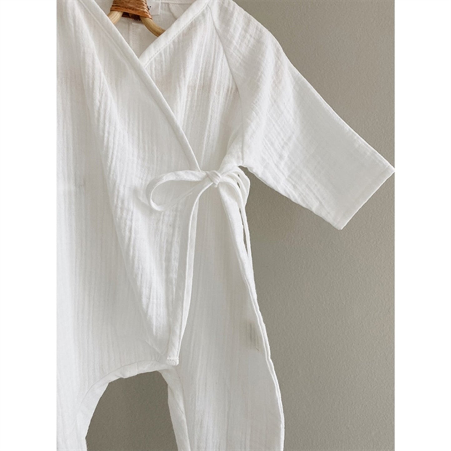 lalaby Natural white Iris Onesie