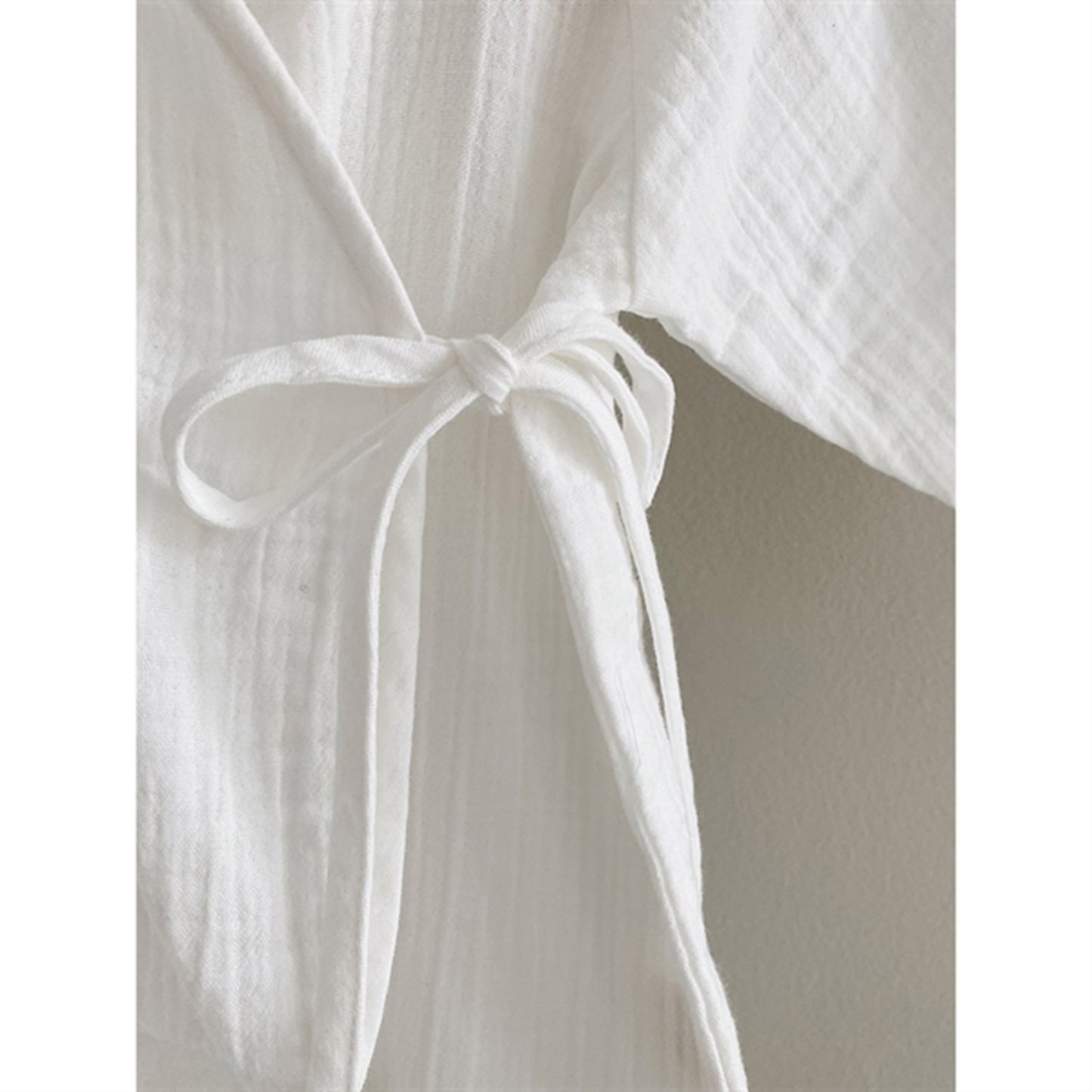 lalaby Natural white Iris Onesie