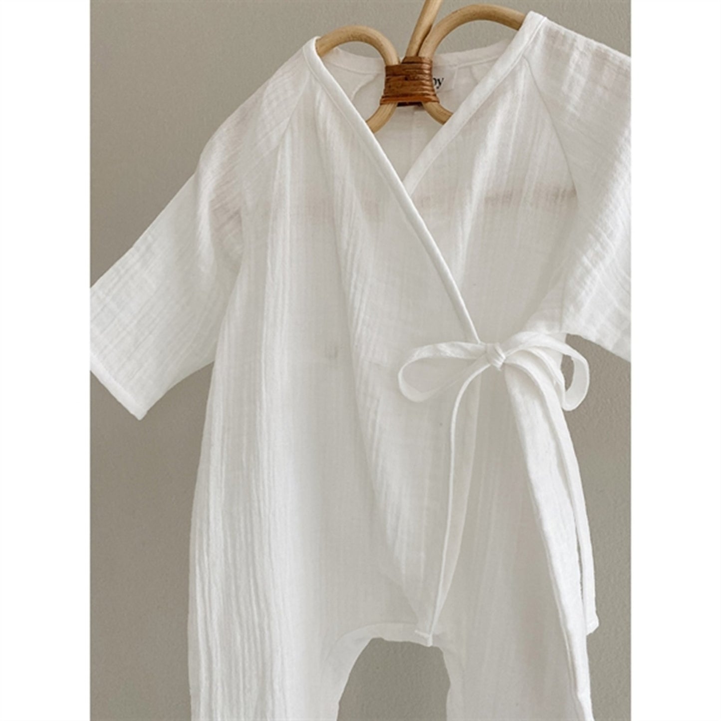 lalaby Natural white Iris Onesie