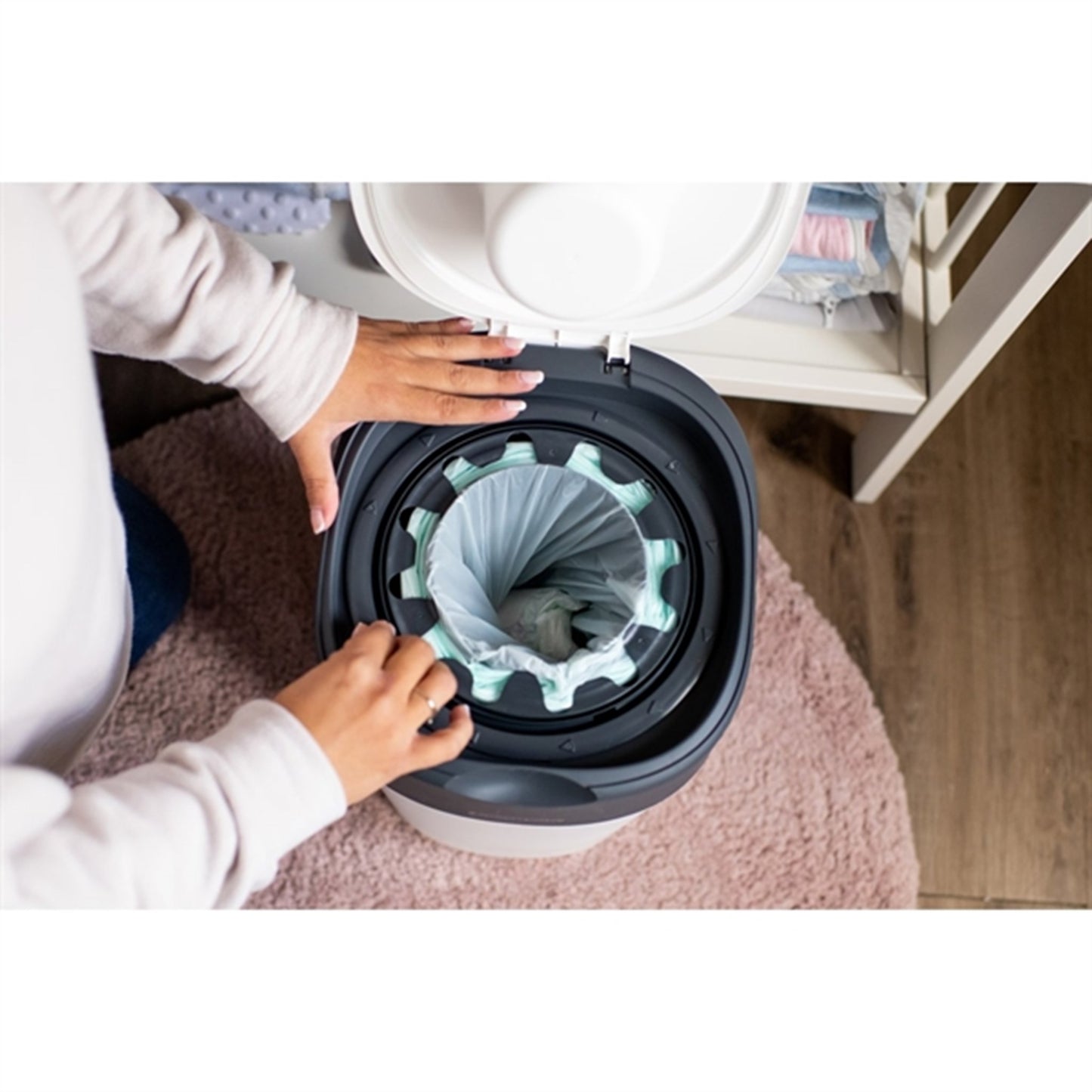 Tommee Tippee Twist & Click Diaper Bin White