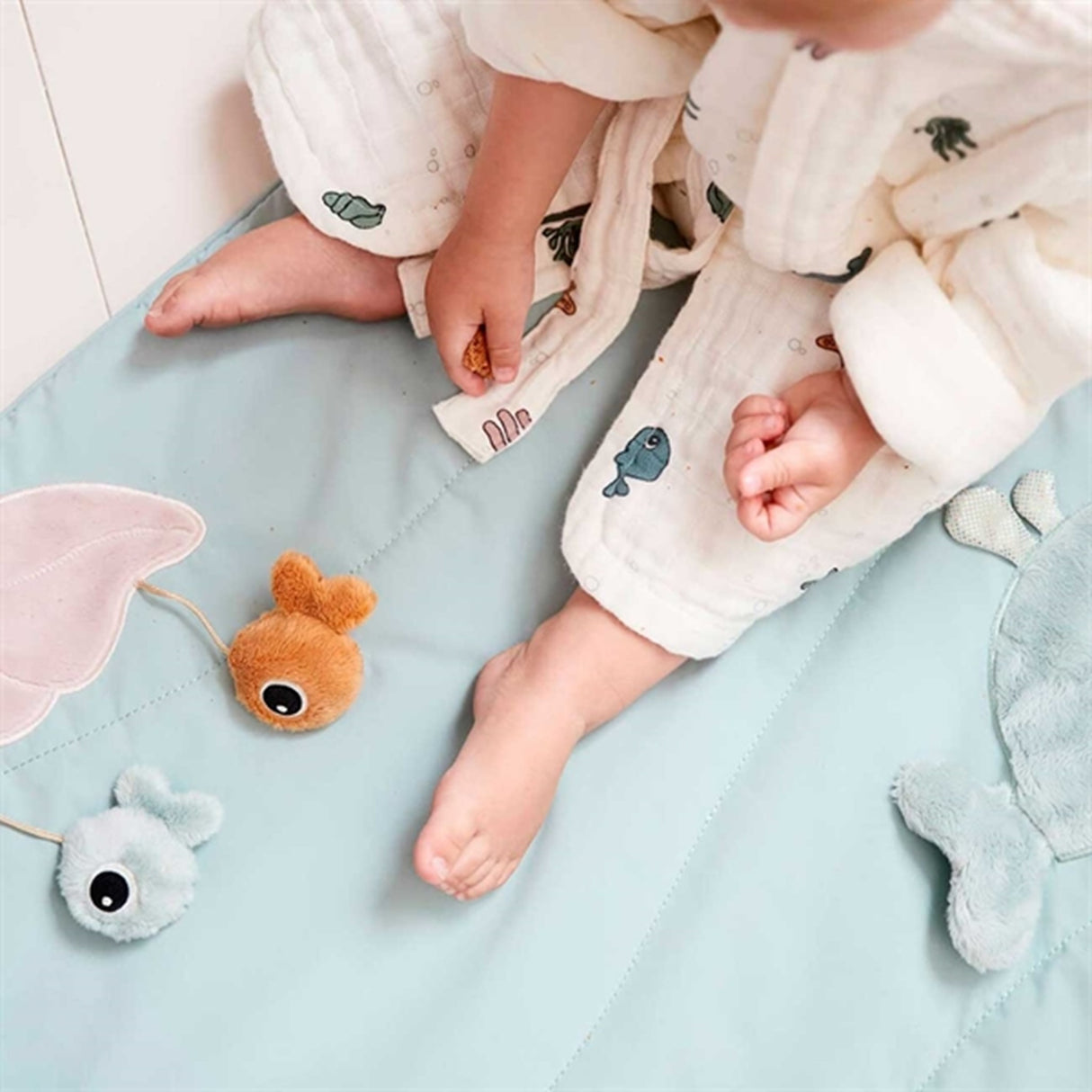 Done by Deer Sensory Play Sea Mat Sea Friends Colour Mix 7