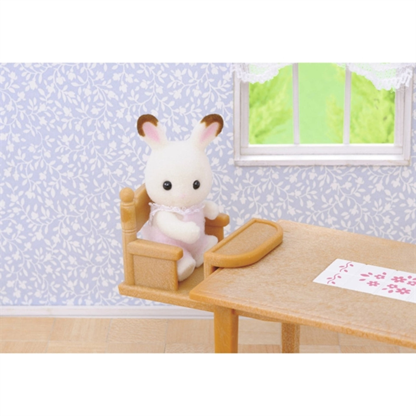 Sylvanian Families® Family Table & Chairs