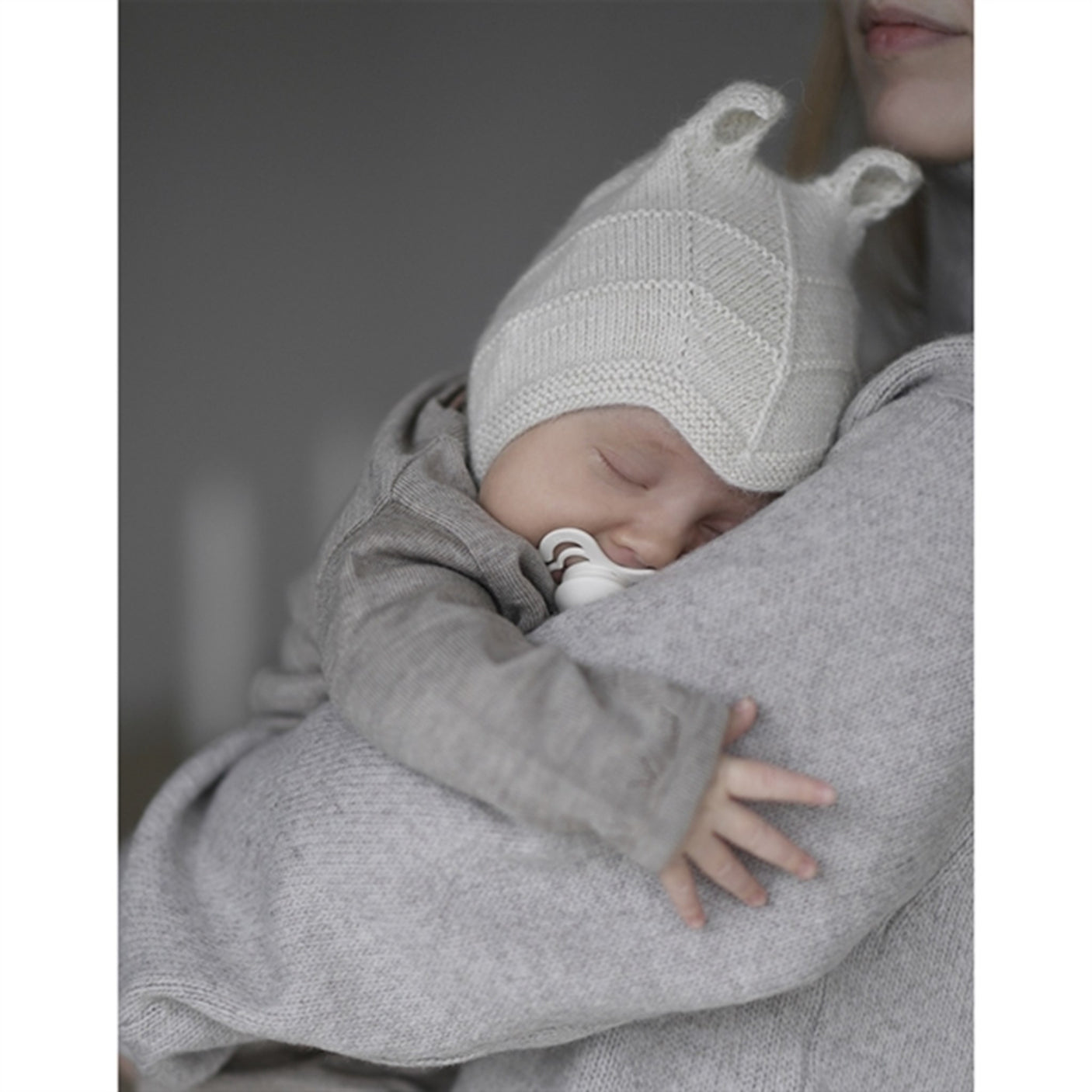 Huttelihut Balaclava Ears Wool Knit Off-white