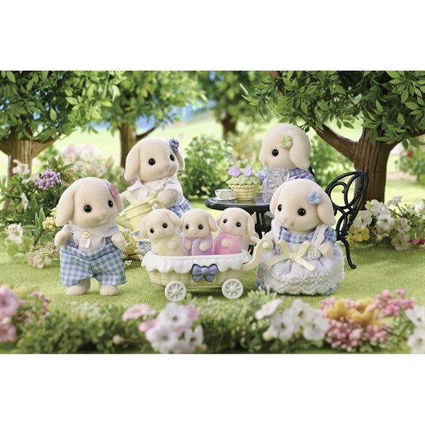 Sylvanian Families® Flora Rabbit Family 4
