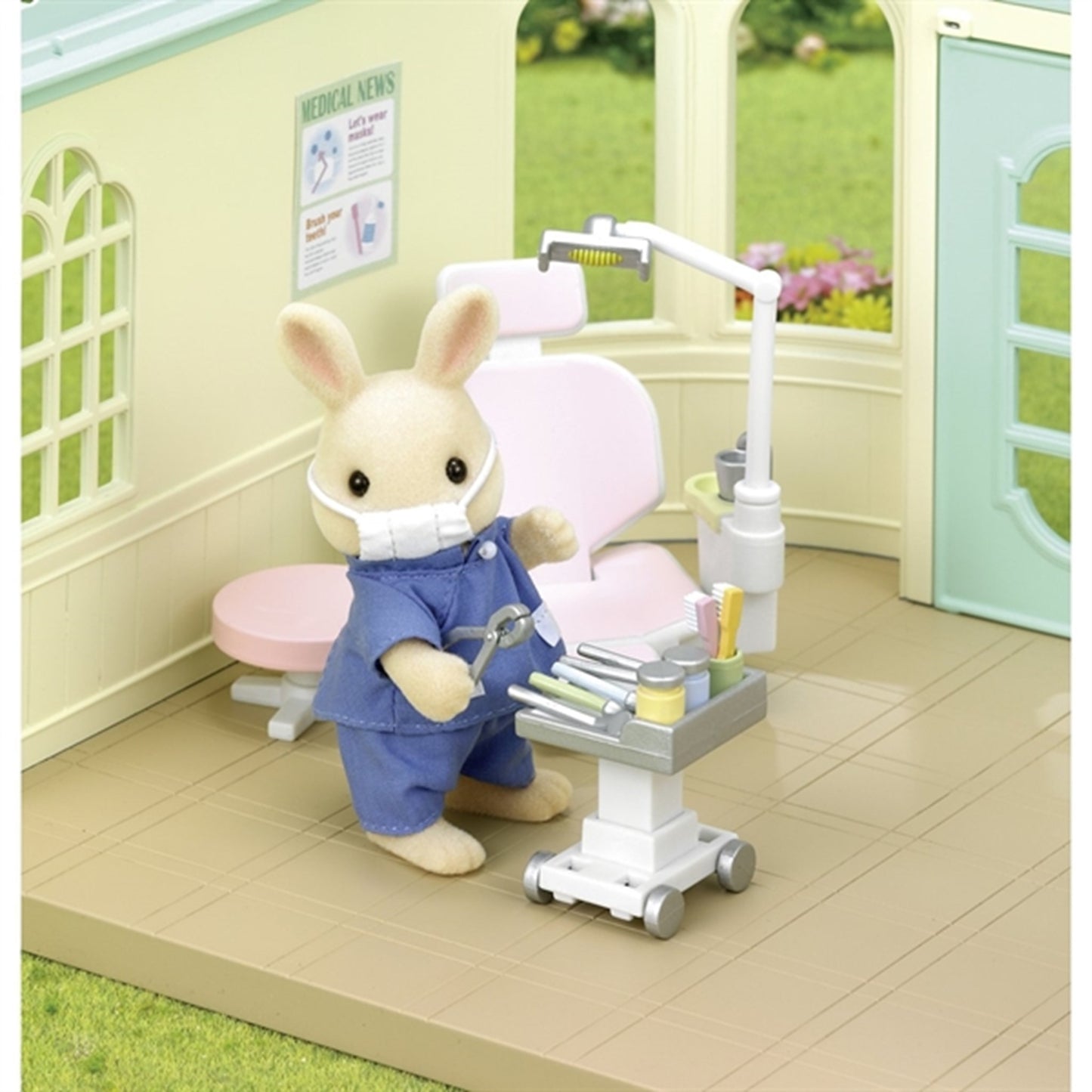Sylvanian Families® Country Dentist Set