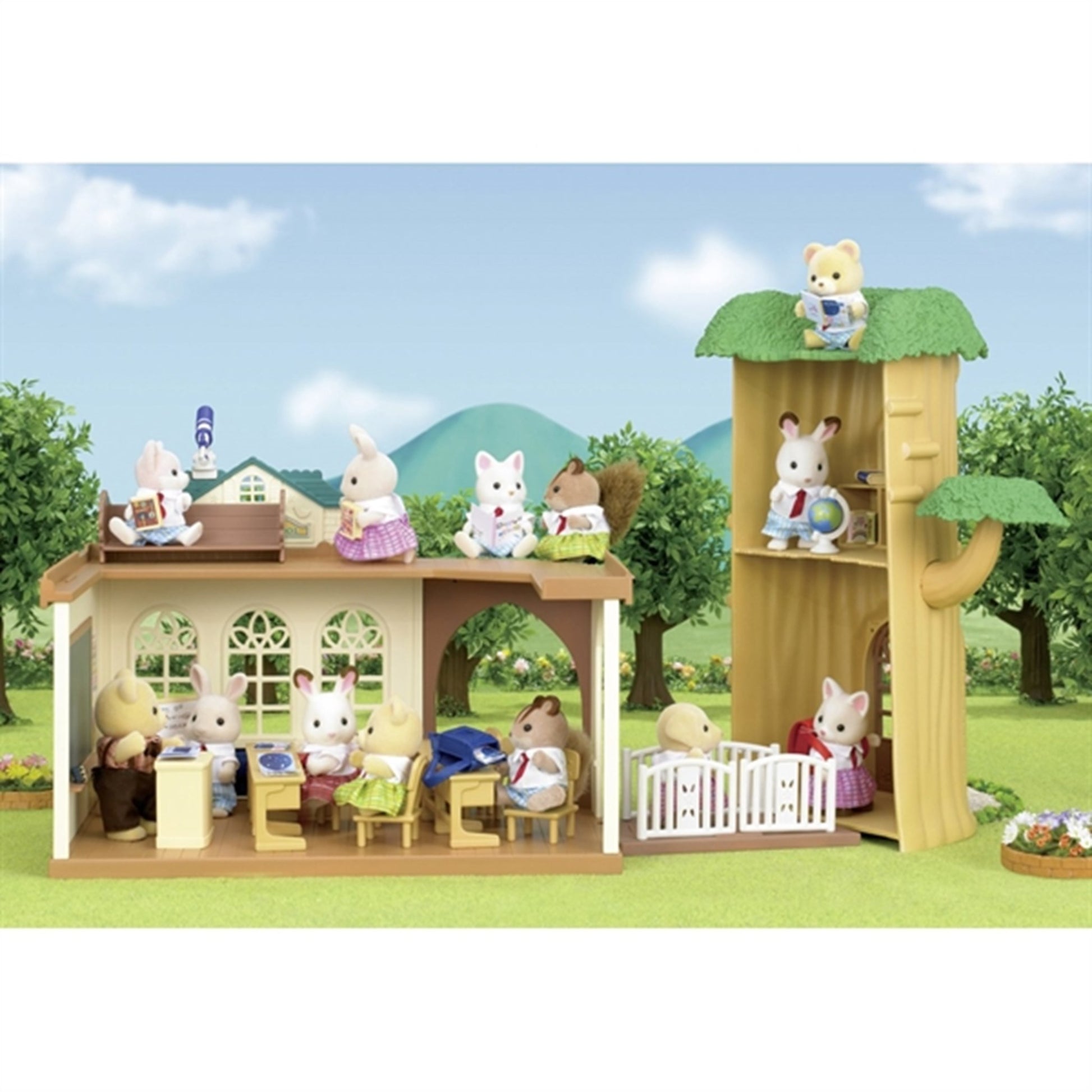 Sylvanian Families® Country Tree School