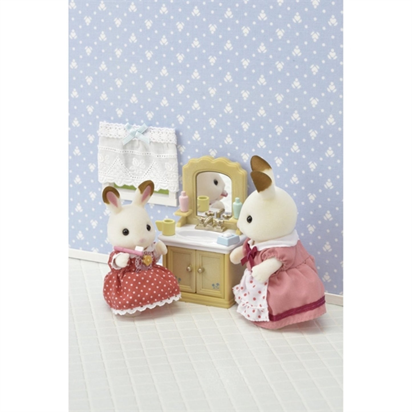 Sylvanian Families® Country Bathroom Set