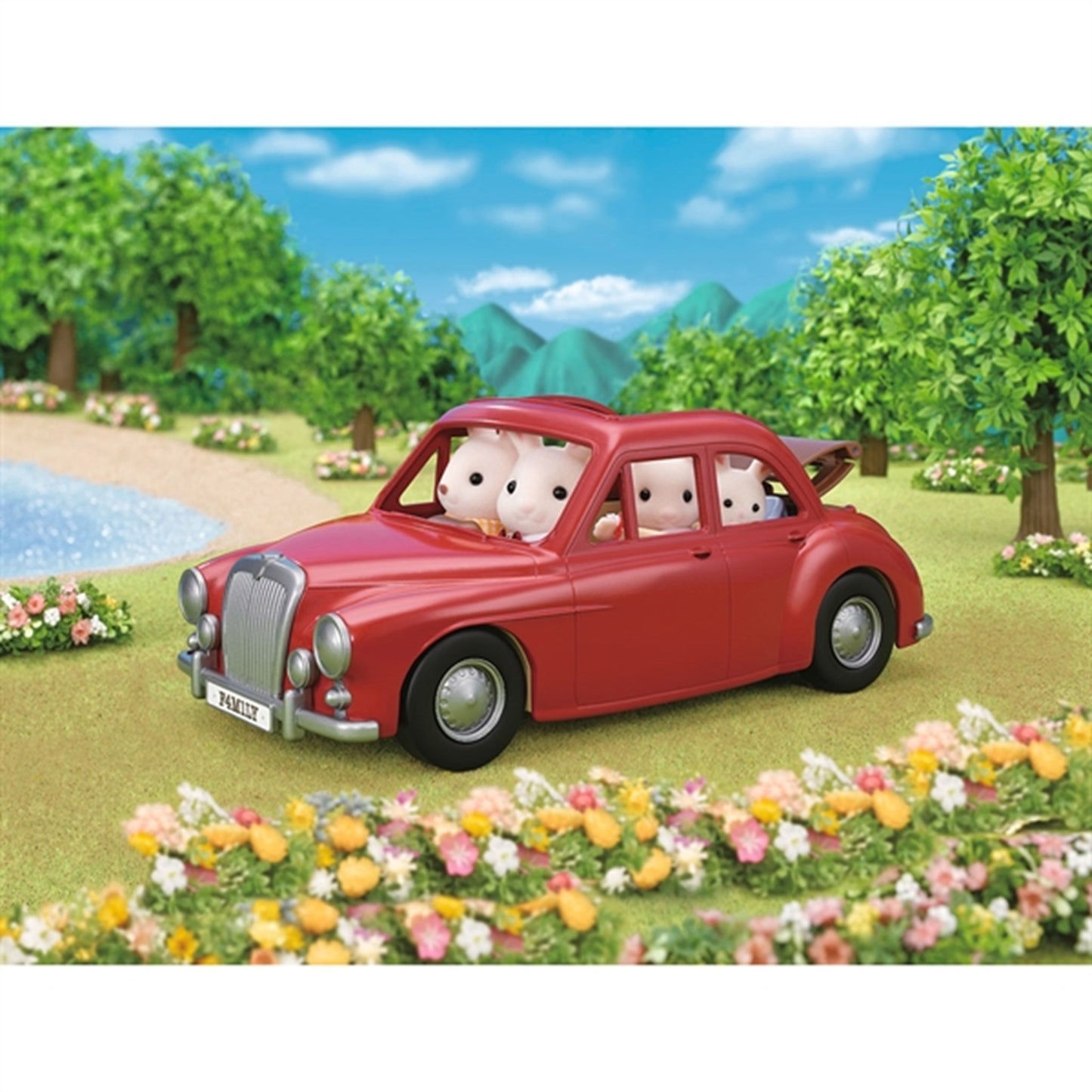 Sylvanian Families® Family Cruising Car