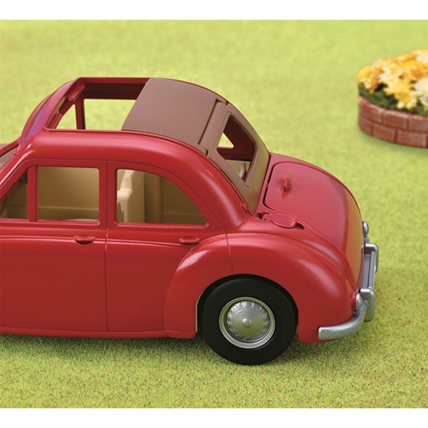 Sylvanian Families® Family Cruising Car